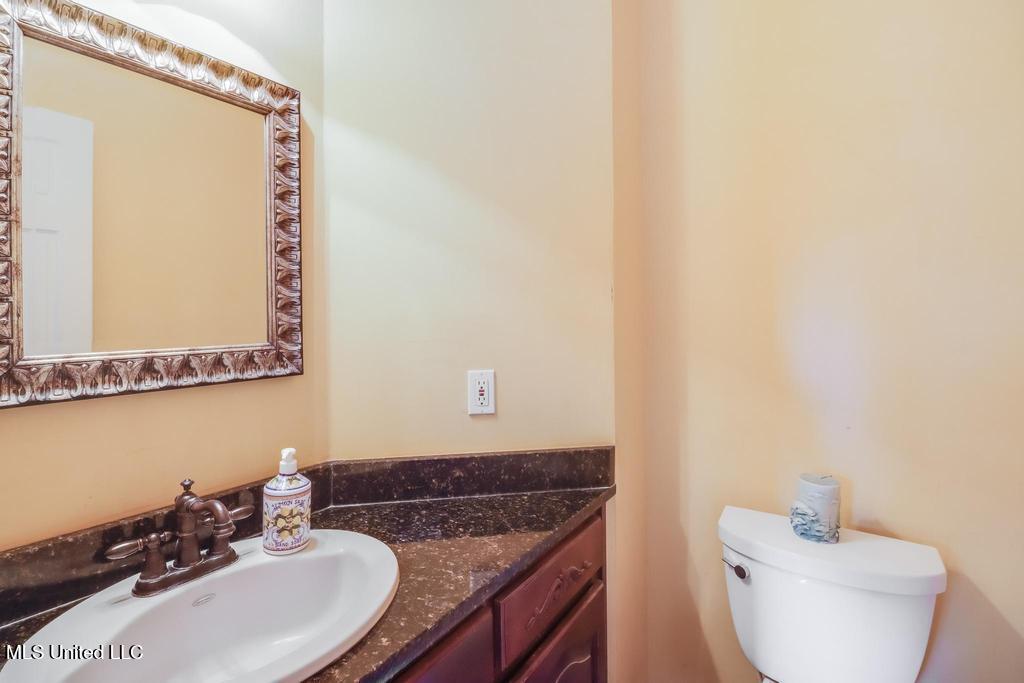 6015 Monticilla Circle Property Photo 29