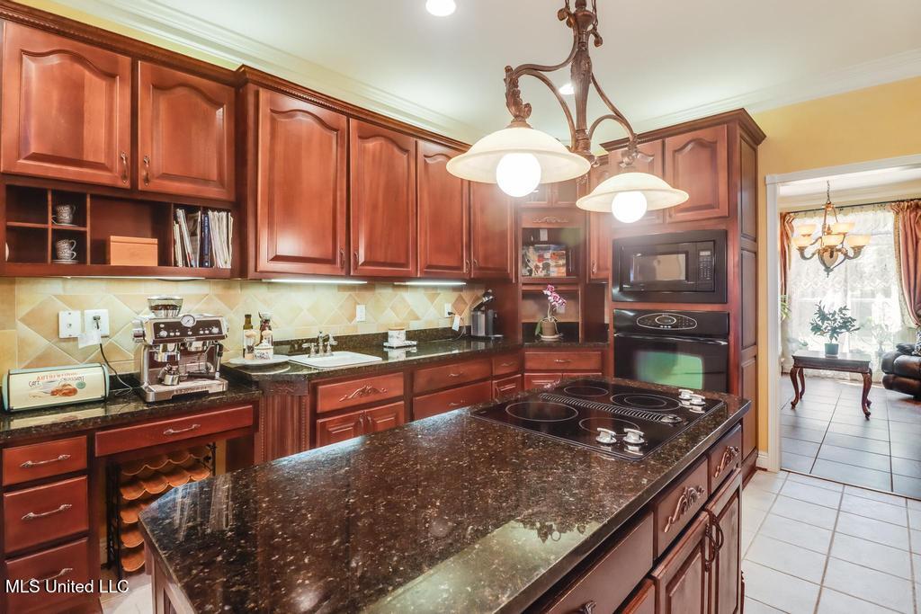 6015 Monticilla Circle Property Photo 50