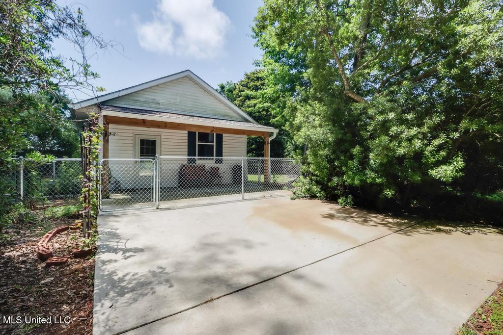 6015 Monticilla Circle Property Photo 56