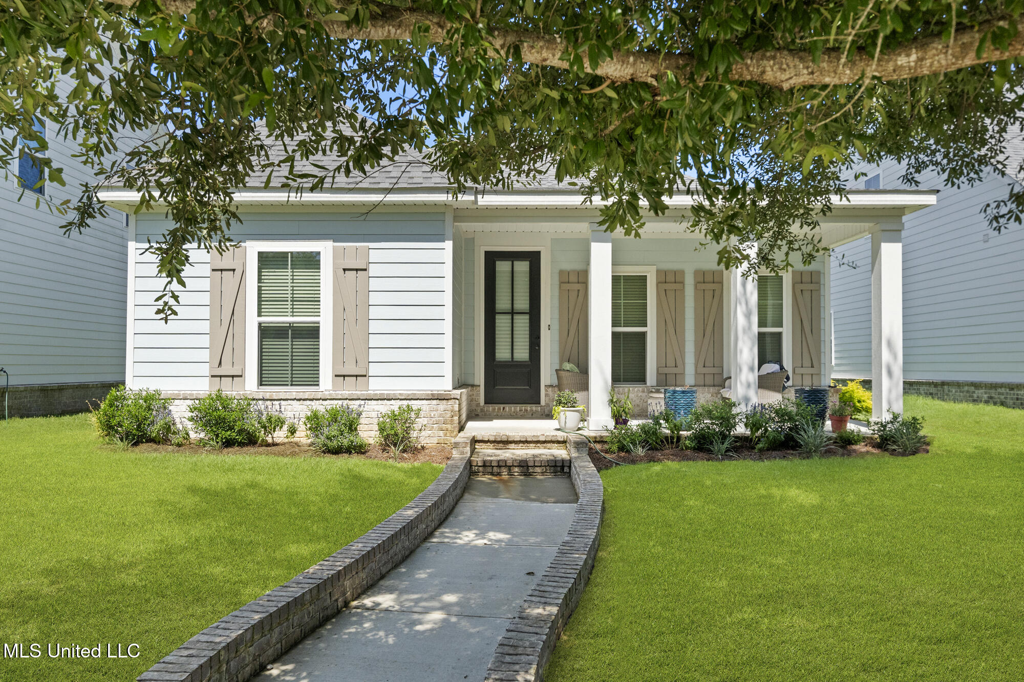 137 Grande View Drive Property Photo 2