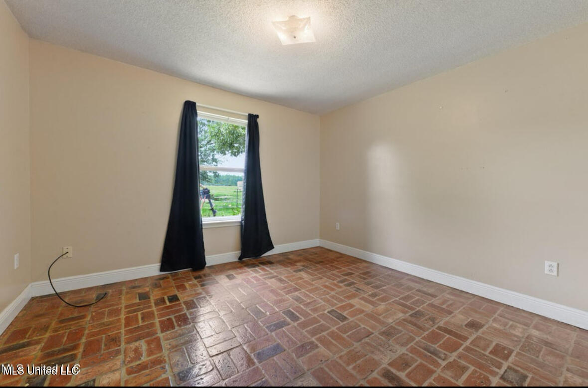 4127 Ceolia Taylor Road Property Photo 9