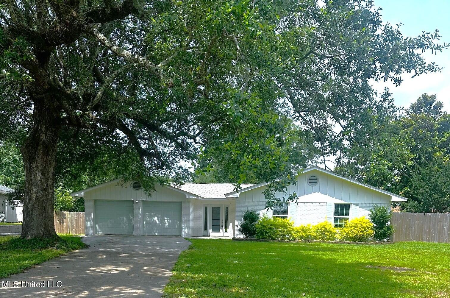 7 Villa Cove Drive Property Photo 1