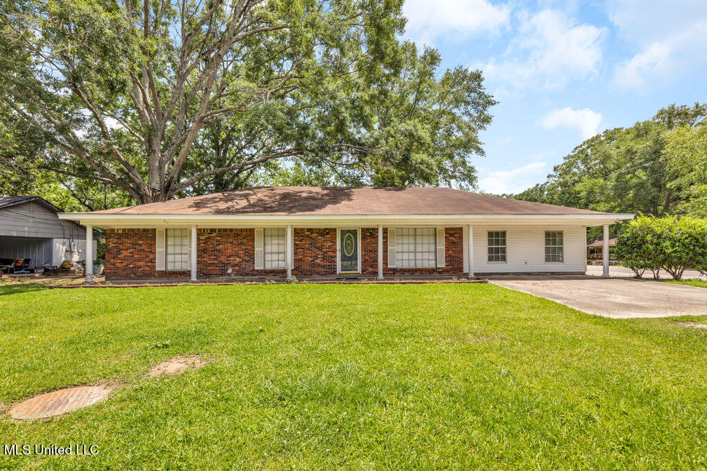 1320 Sally Drive Property Photo 1