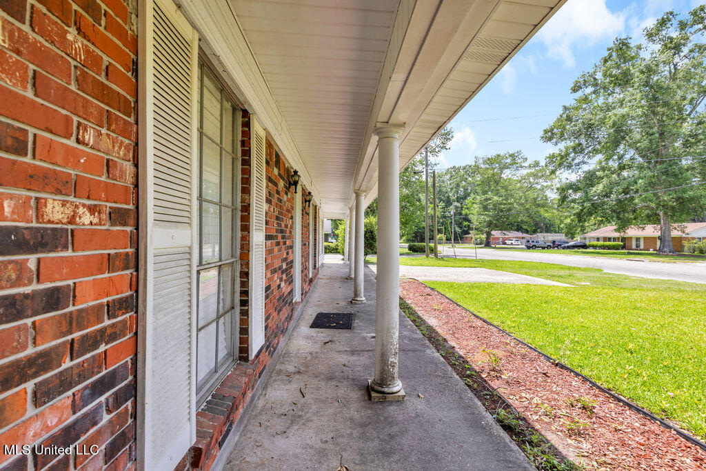 1320 Sally Drive Property Photo 5