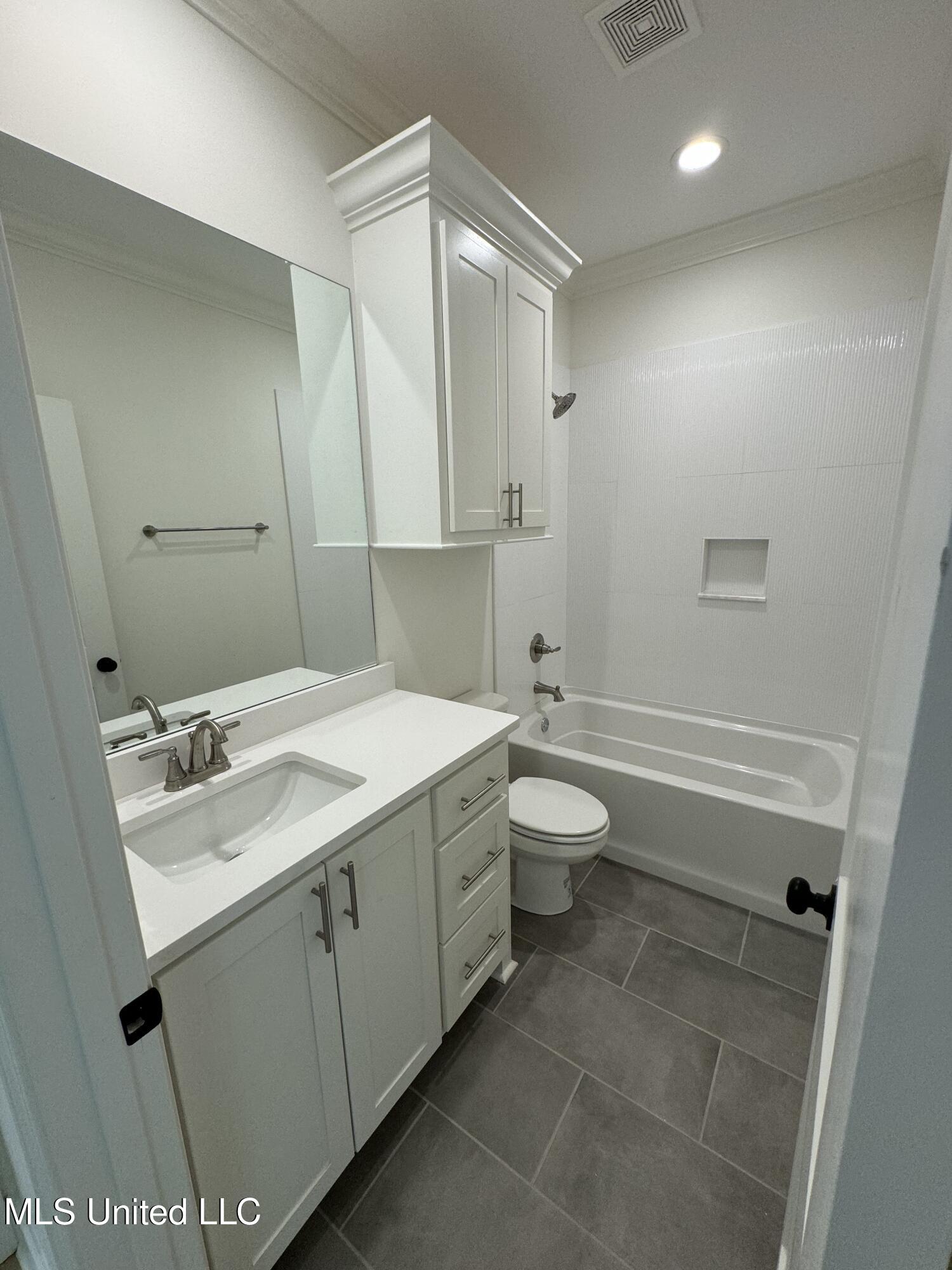 408 Butternut Drive Property Photo 11