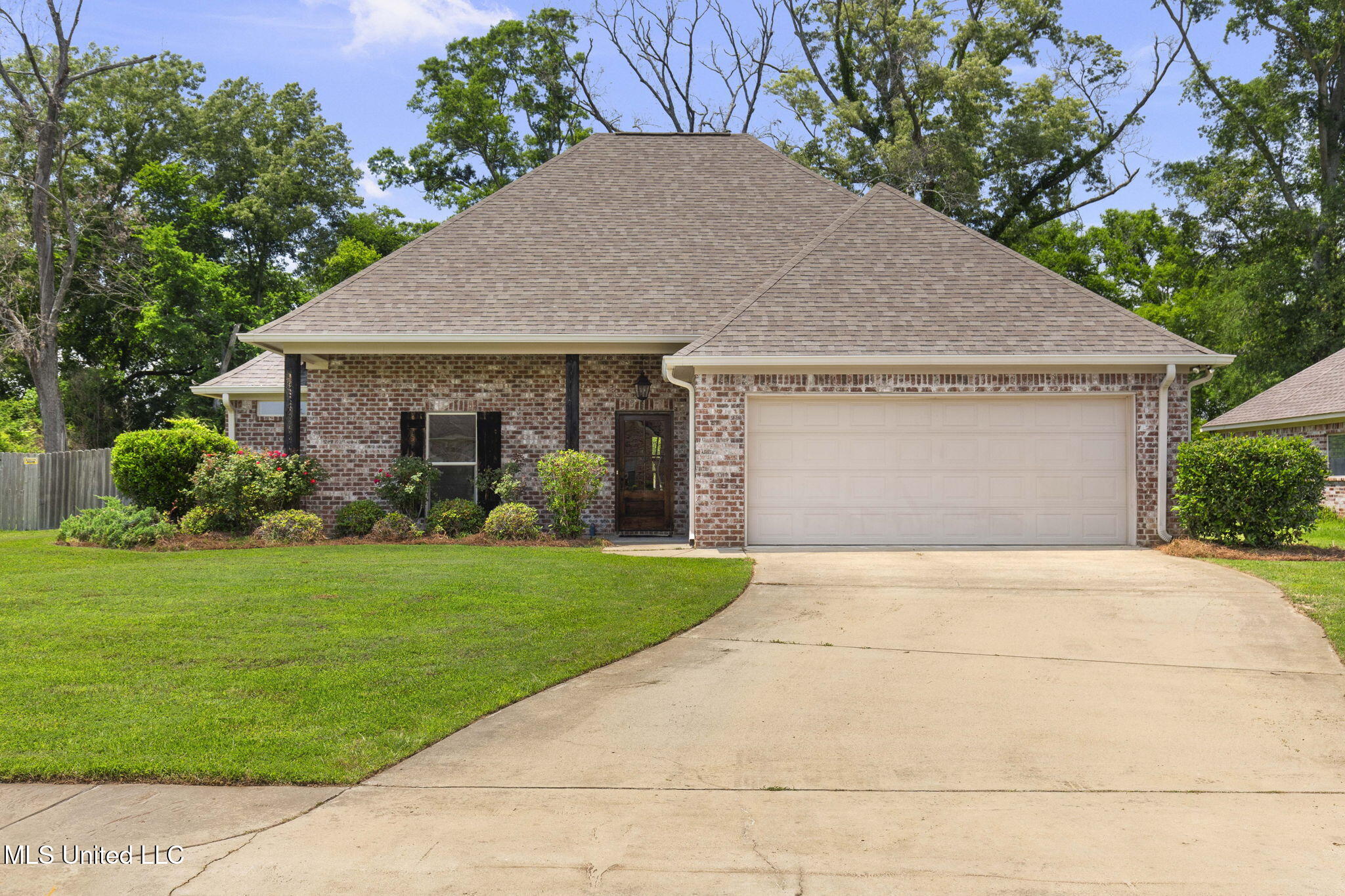 125 Rhodes Lane Property Photo 1