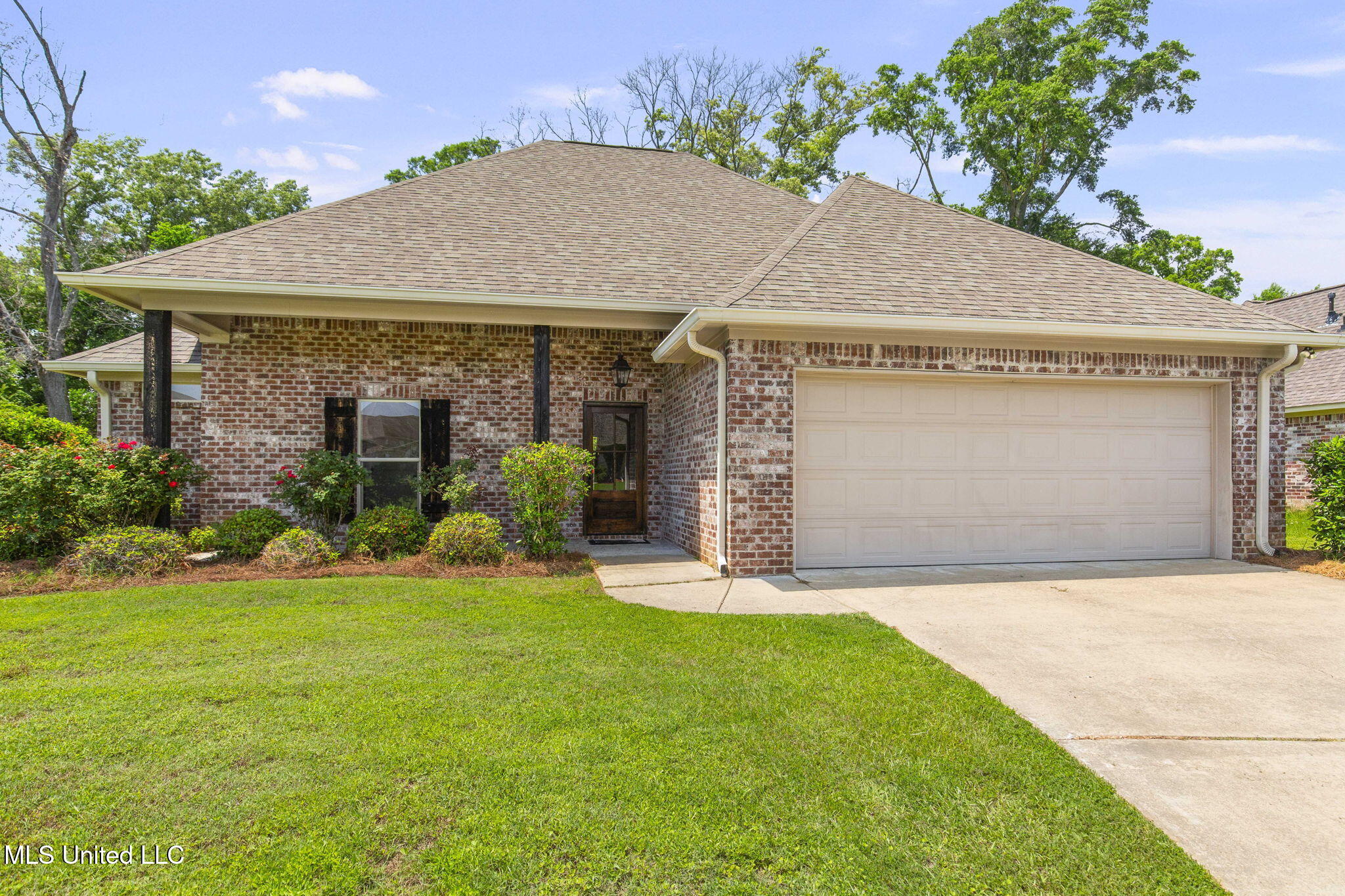 125 Rhodes Lane Property Photo 3