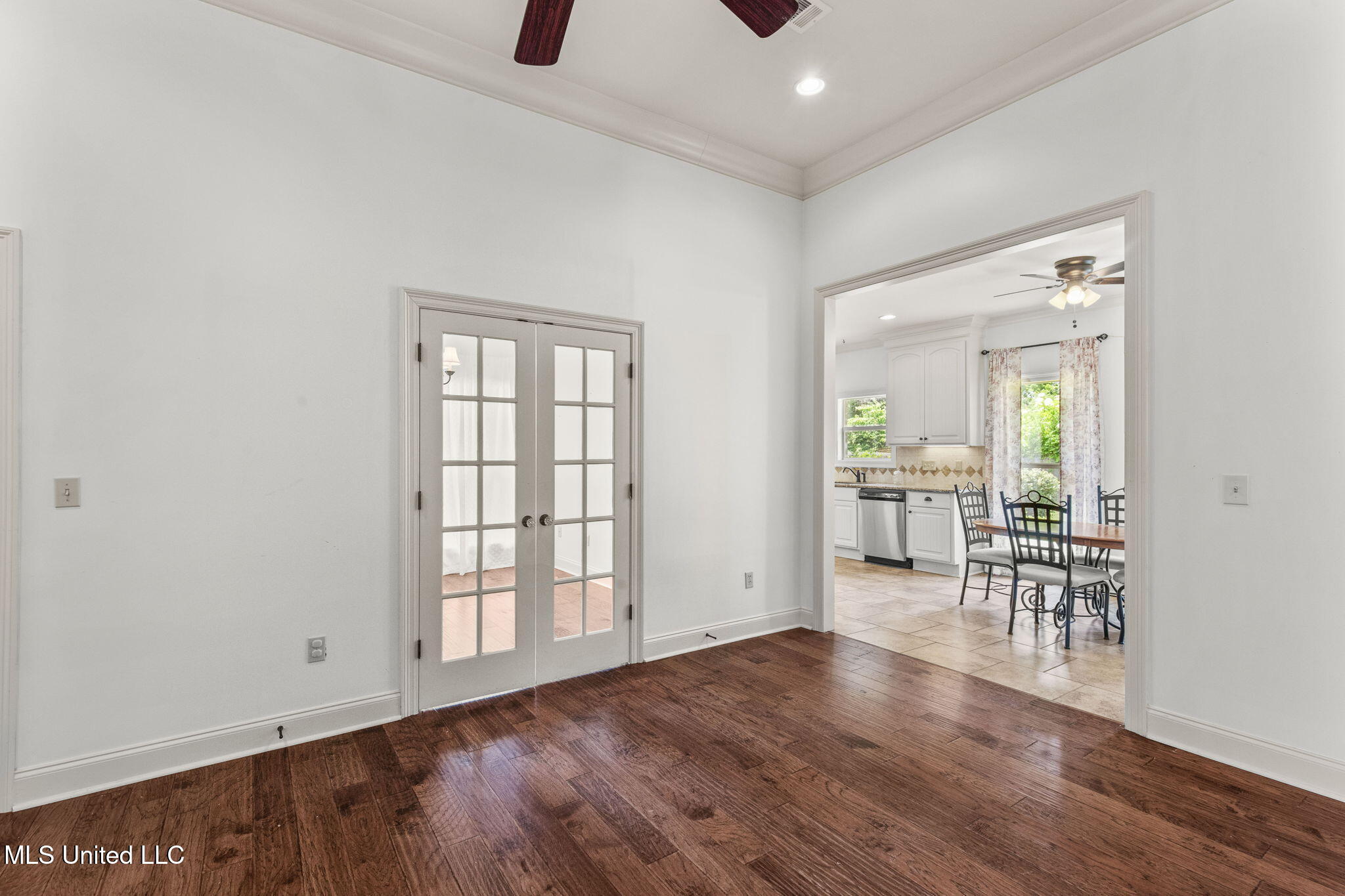 125 Rhodes Lane Property Photo 11