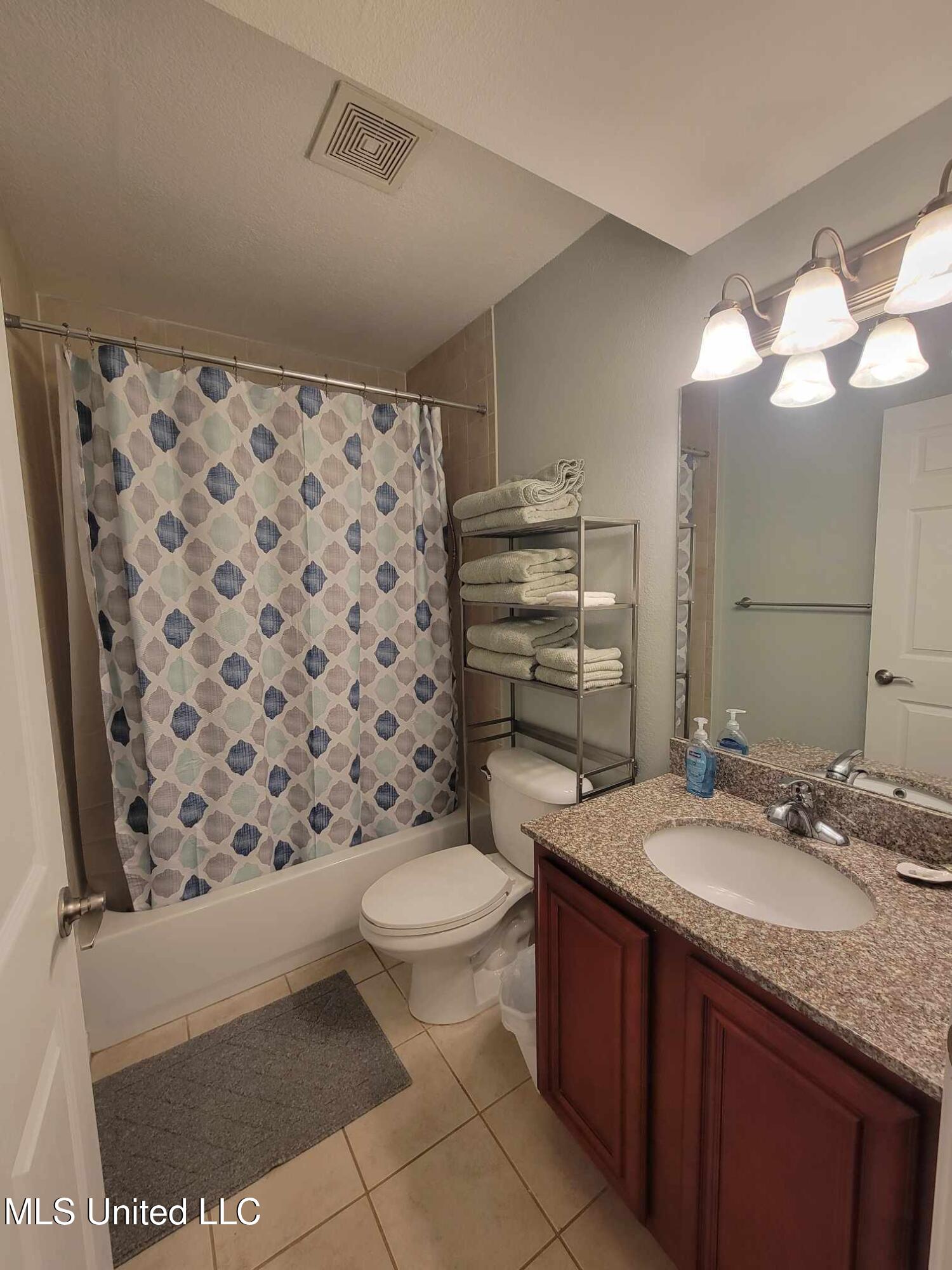 1282 Beach Boulevard Property Photo 5