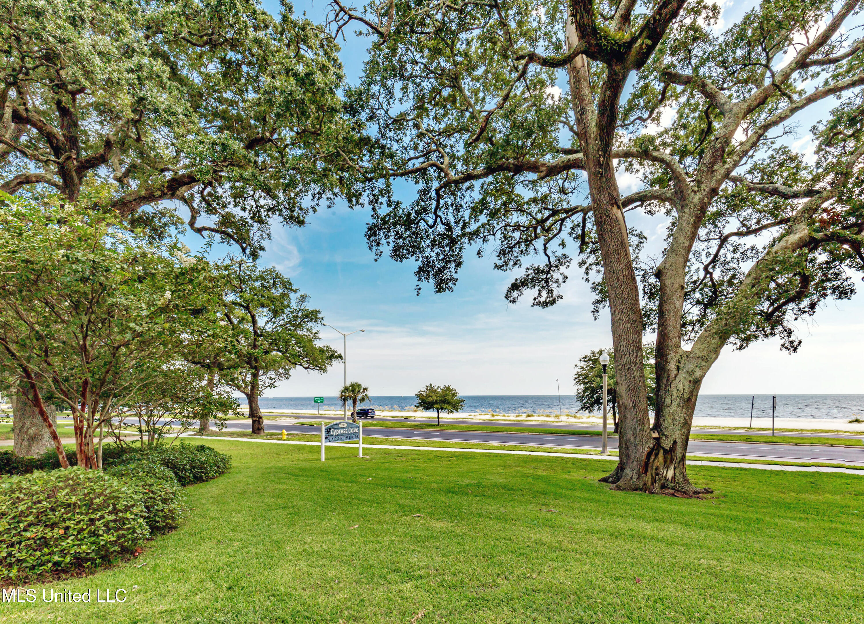 1282 Beach Boulevard Property Photo 17