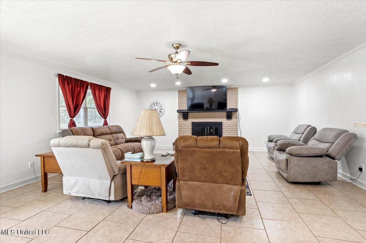6005 Cypress Drive Property Photo 4