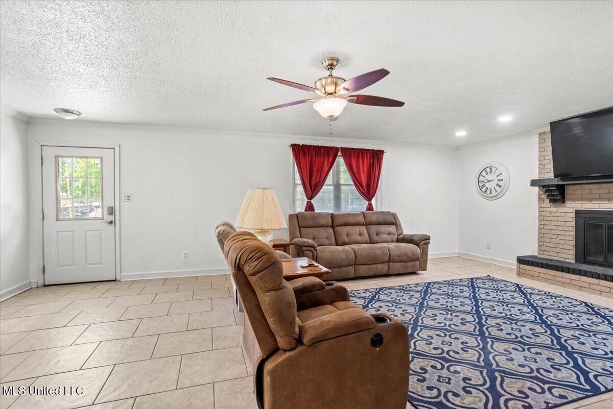 6005 Cypress Drive Property Photo 6