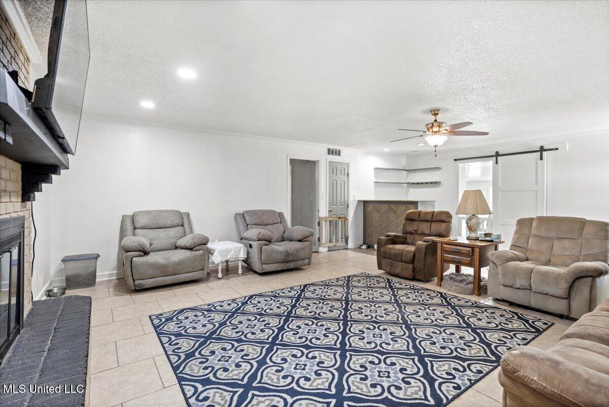 6005 Cypress Drive Property Photo 7