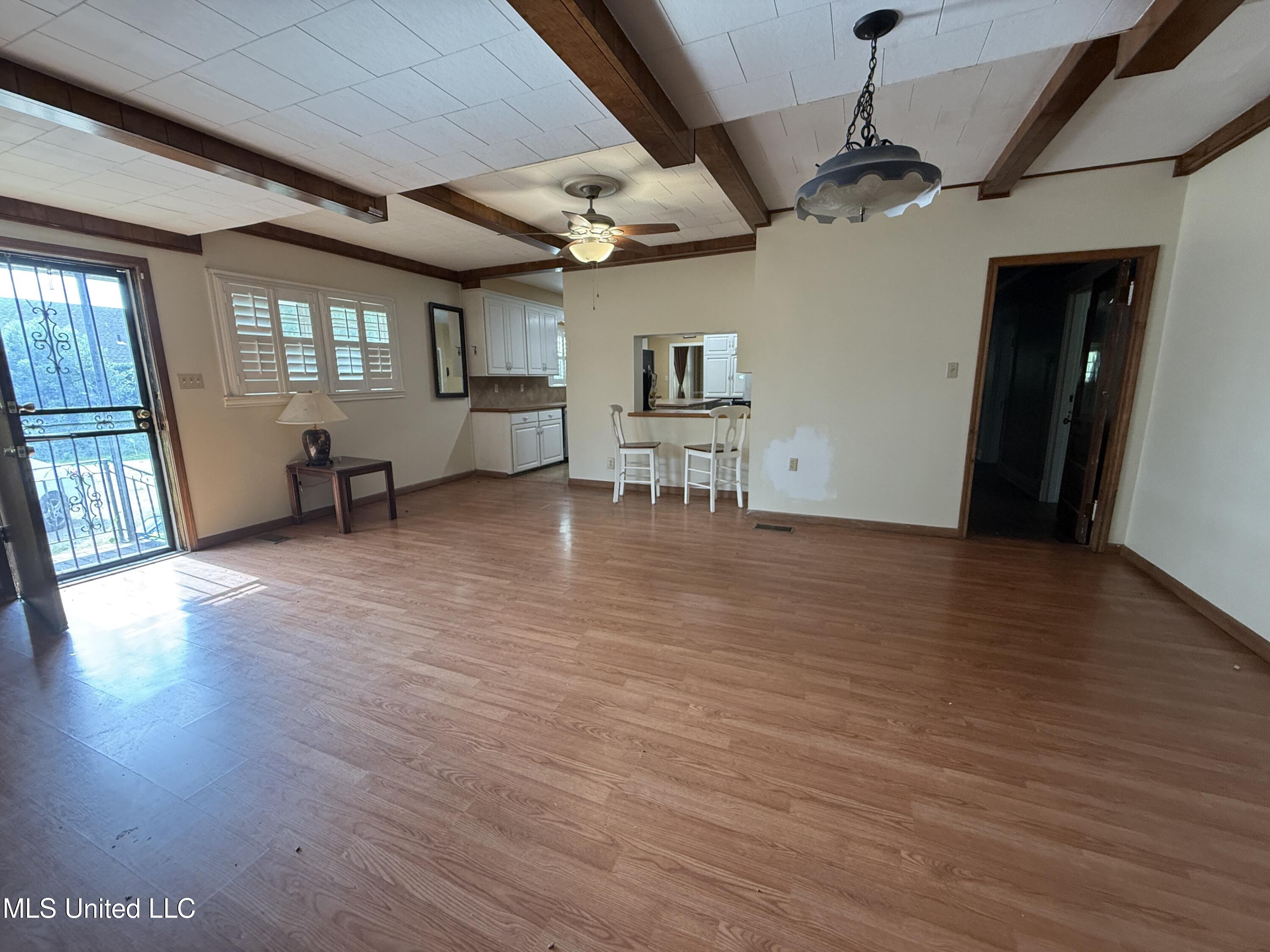 1303 River Road Property Photo 5