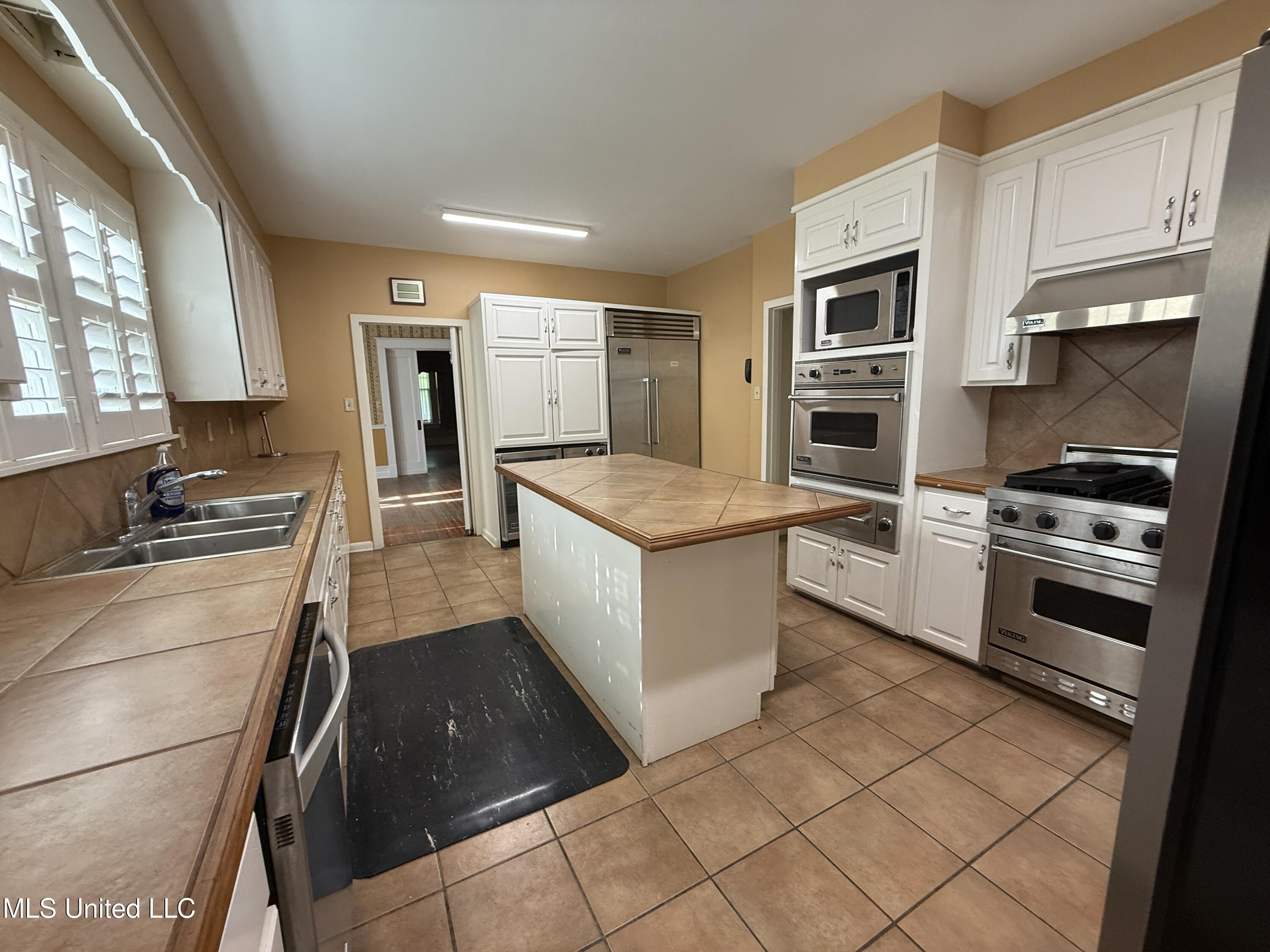 1303 River Road Property Photo 6