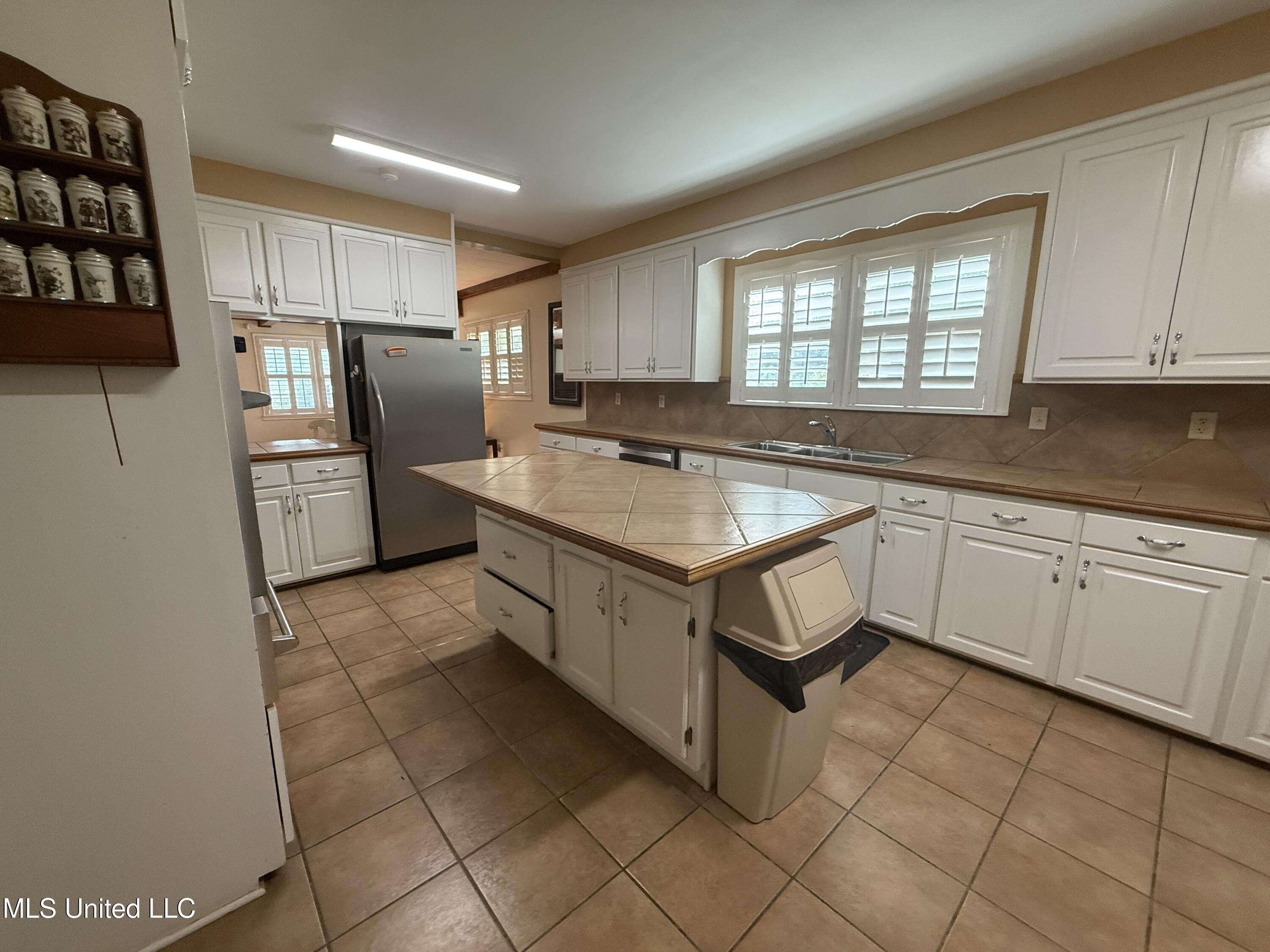 1303 River Road Property Photo 8