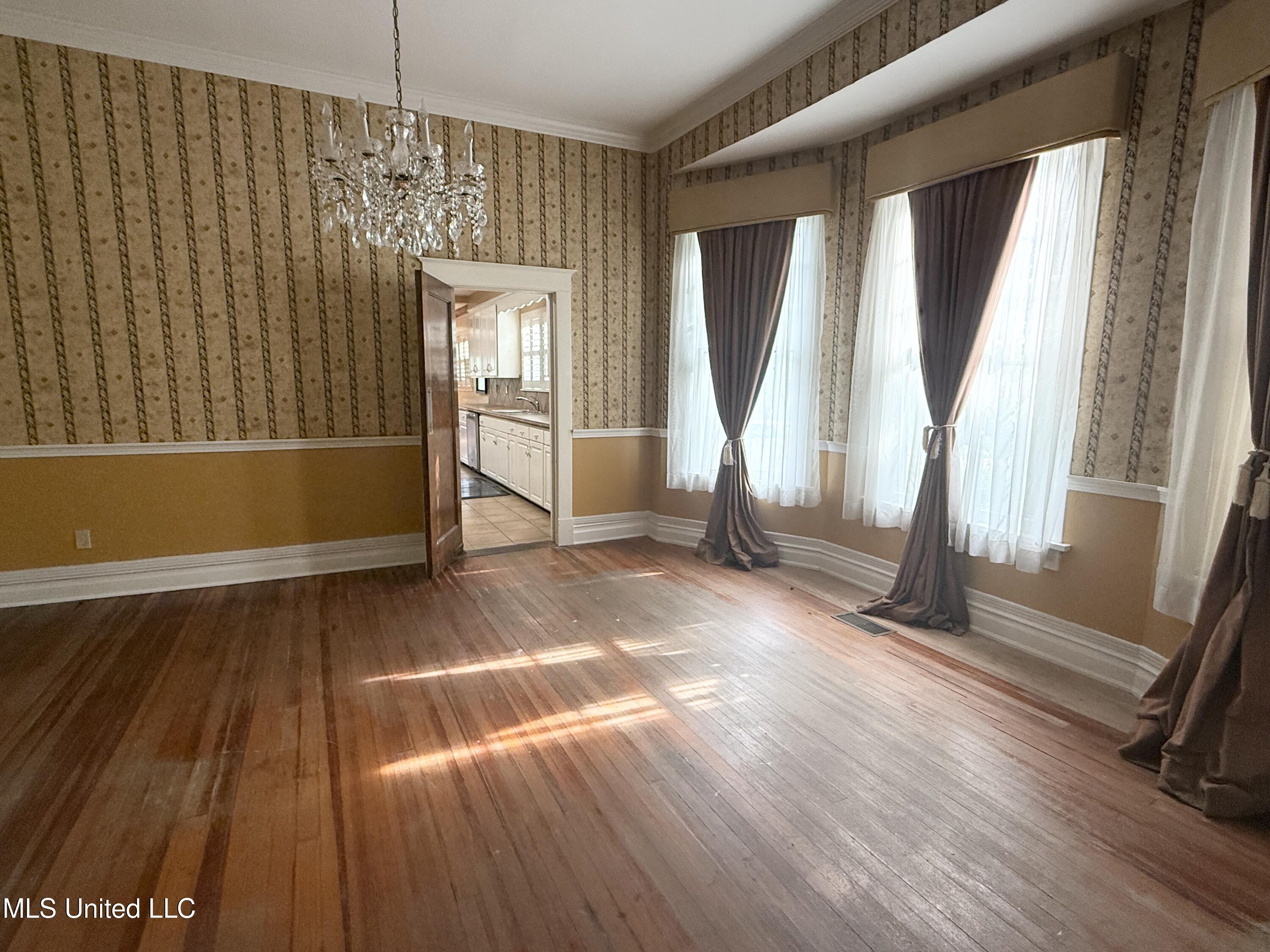 1303 River Road Property Photo 10