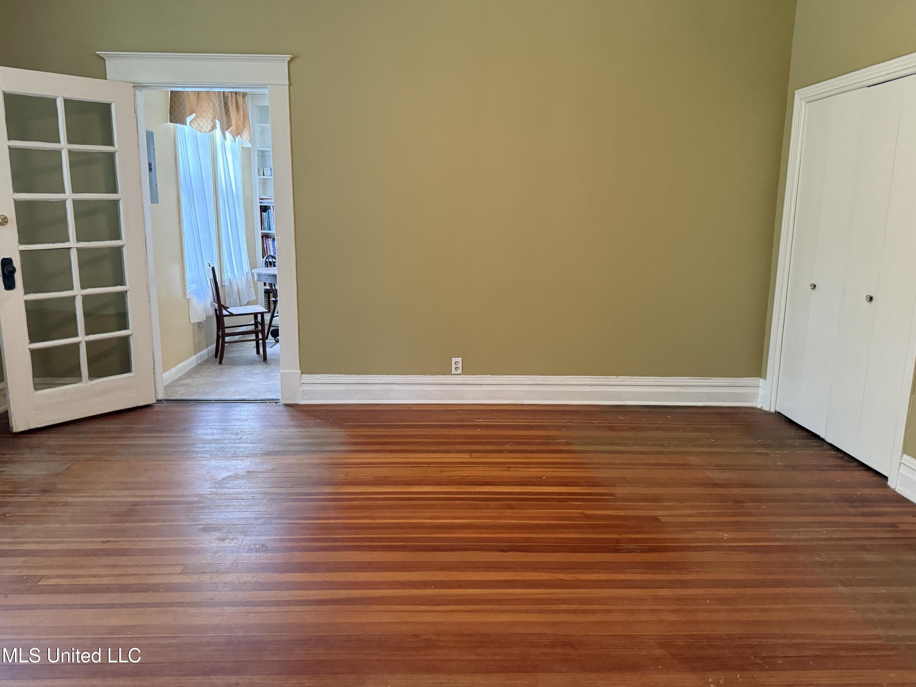 1303 River Road Property Photo 17