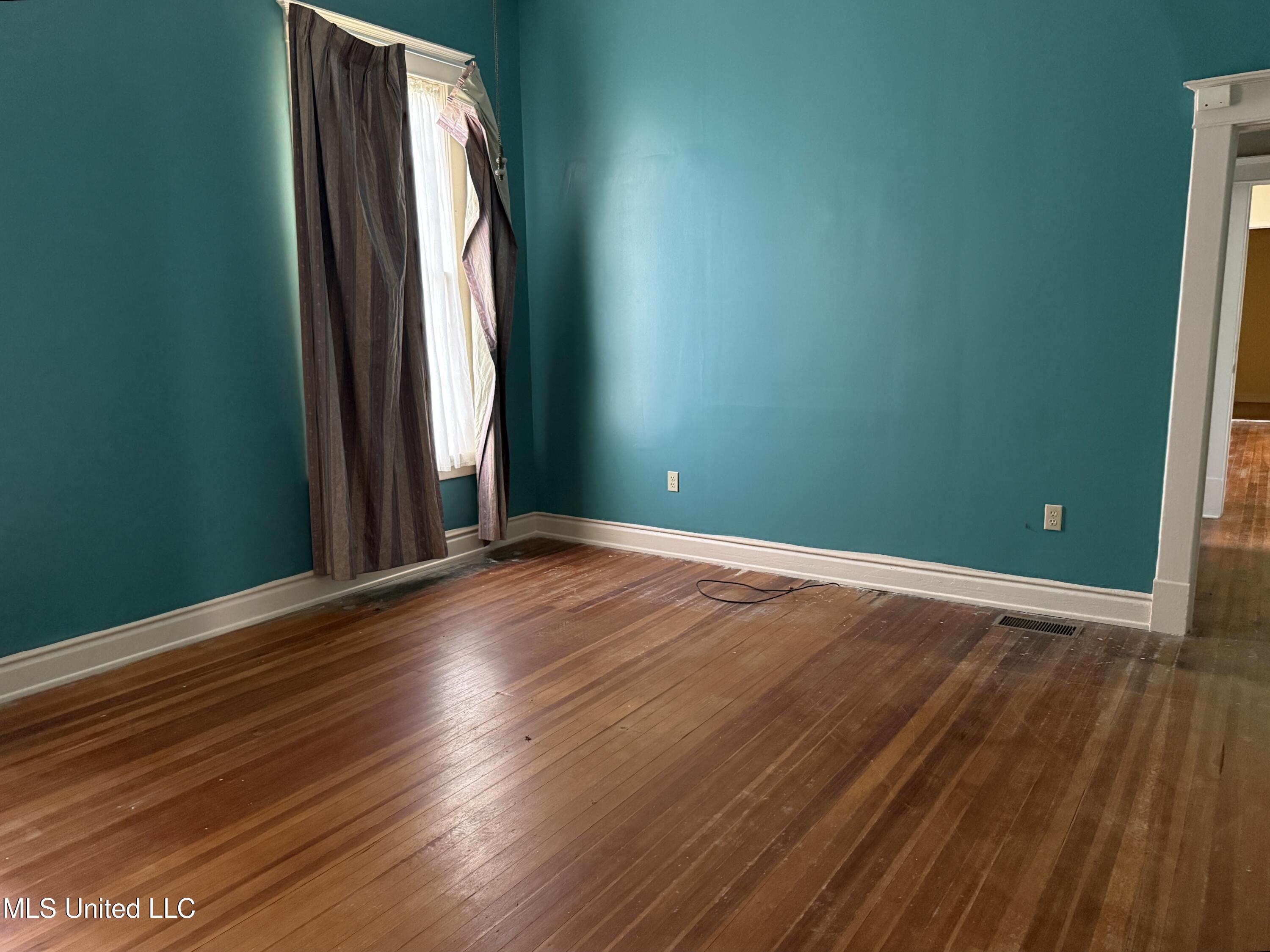 1303 River Road Property Photo 18