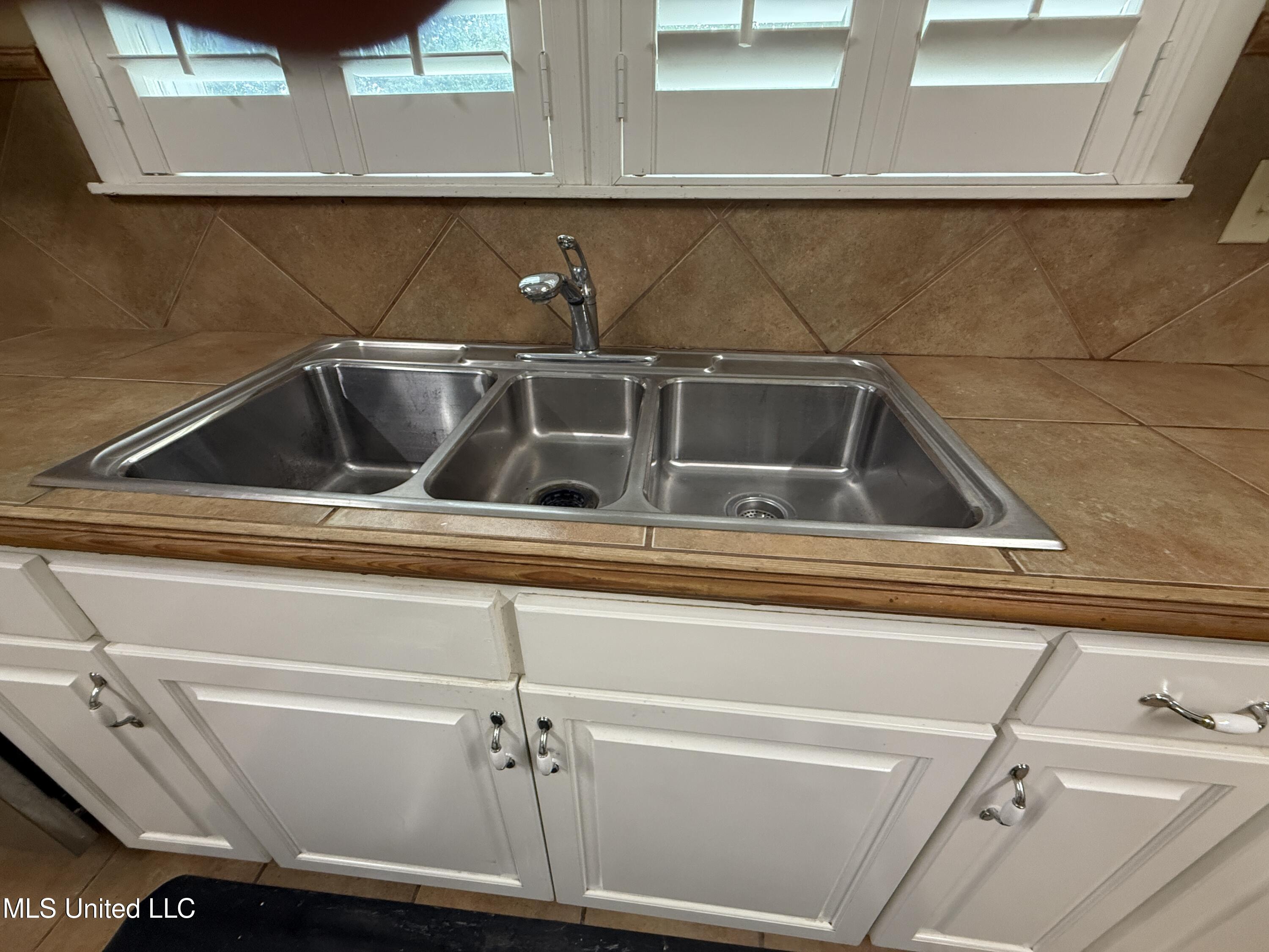 1303 River Road Property Photo 25