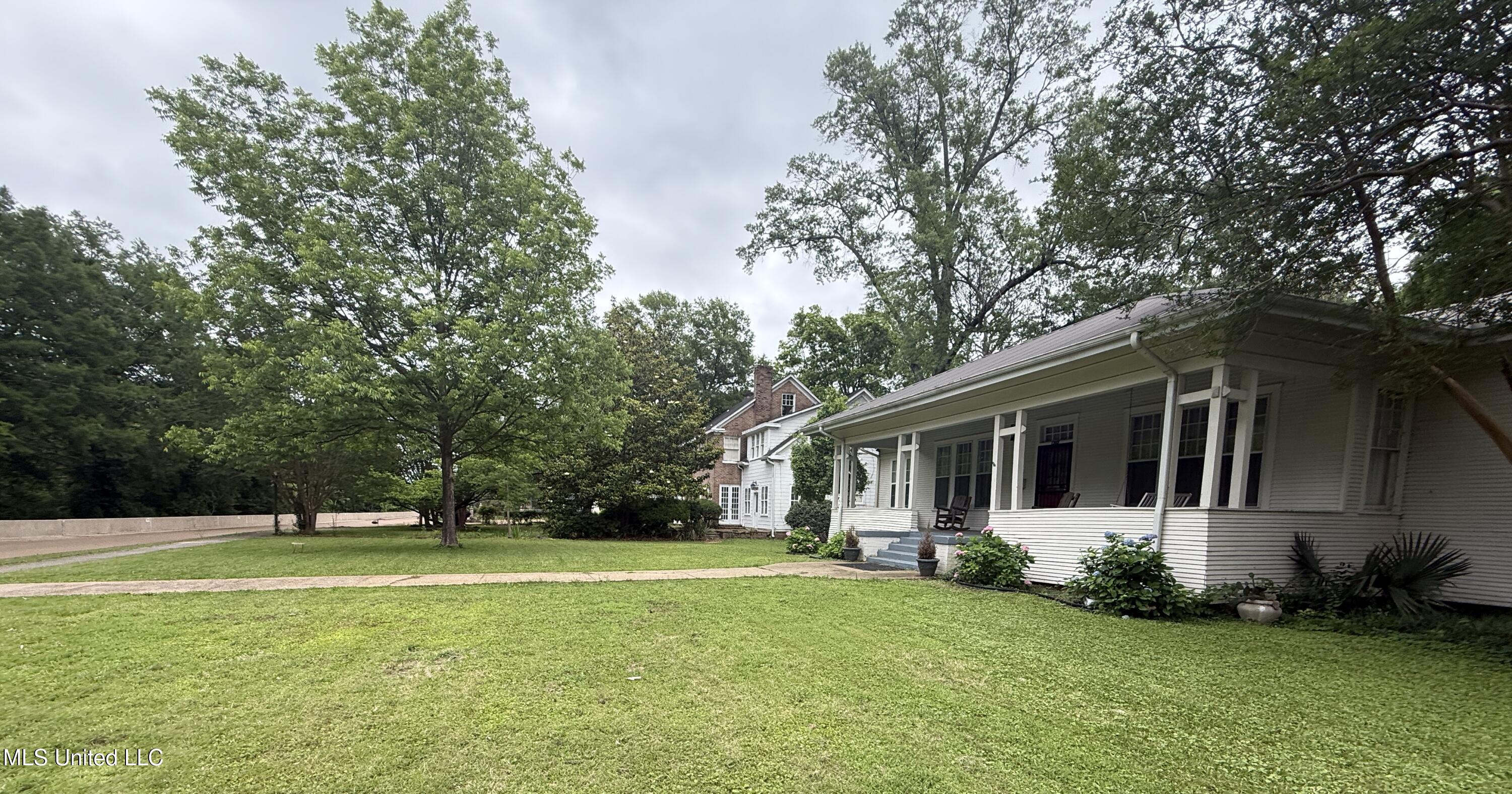 1303 River Road Property Photo 33