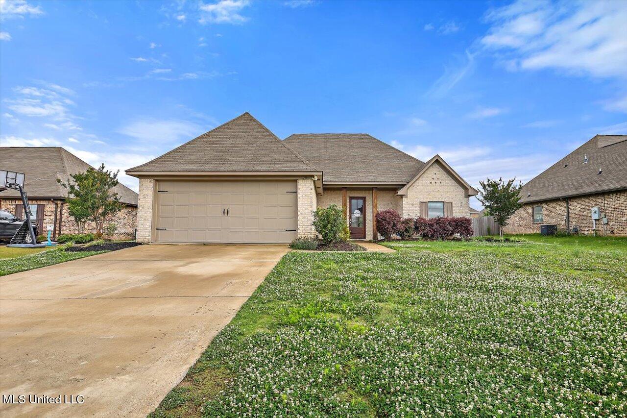 189 Falls Crossing Property Photo 1