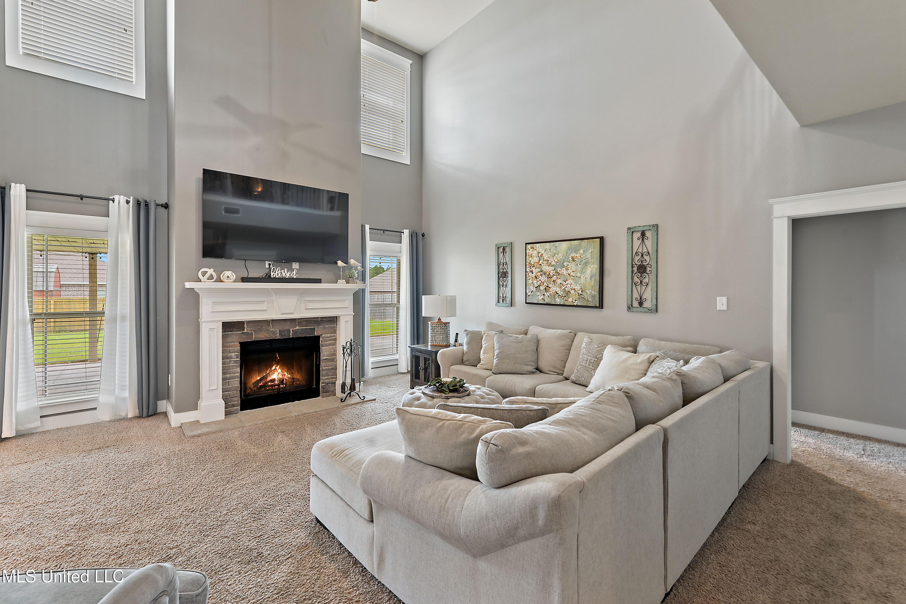 18225 Tulip Cove Property Photo 4