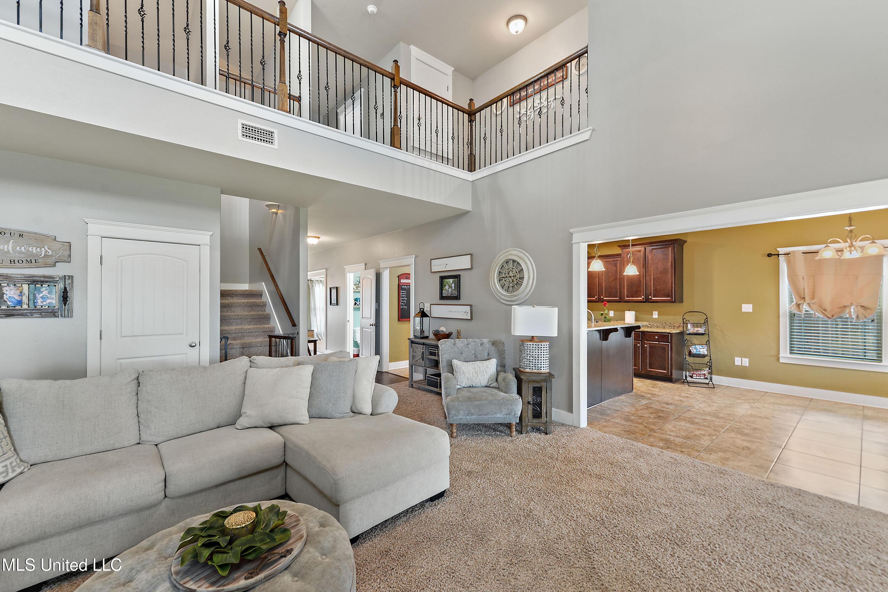 18225 Tulip Cove Property Photo 7