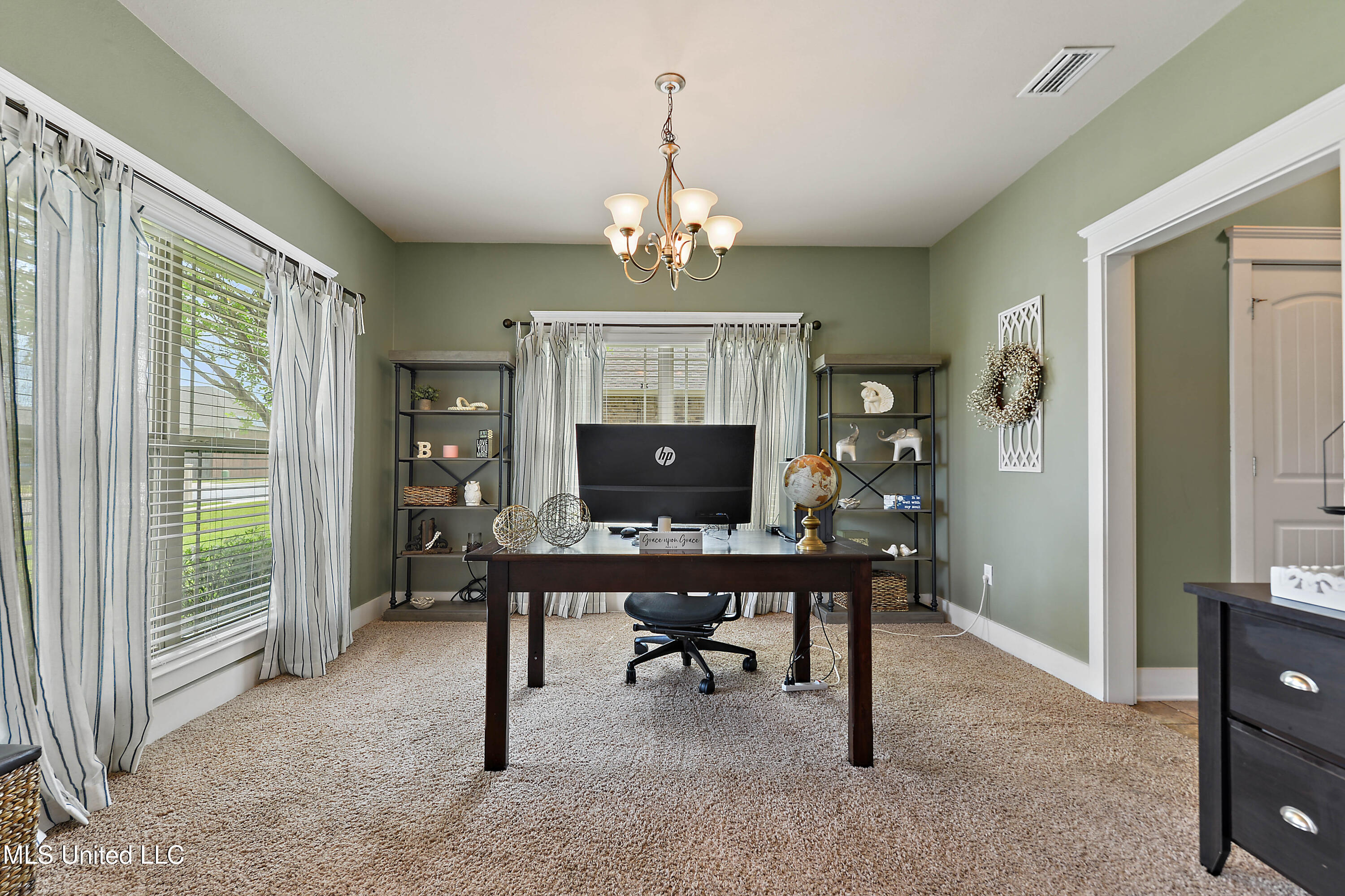 18225 Tulip Cove Property Photo 13