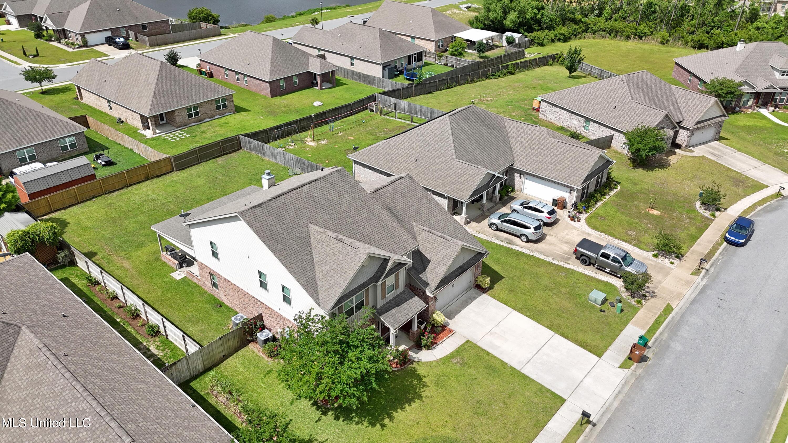 18225 Tulip Cove Property Photo 32