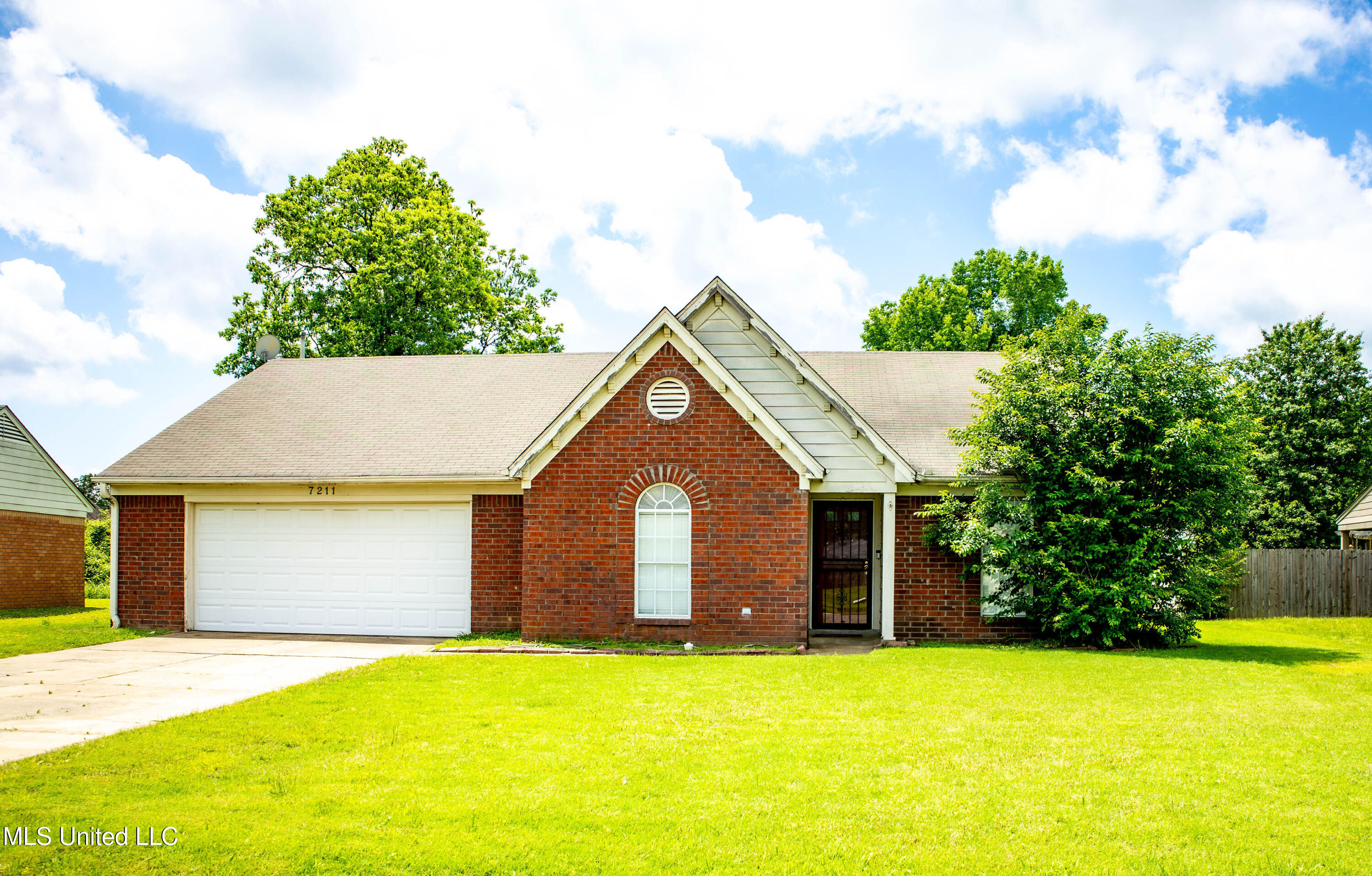 7211 Dunbarton Drive Property Photo 1