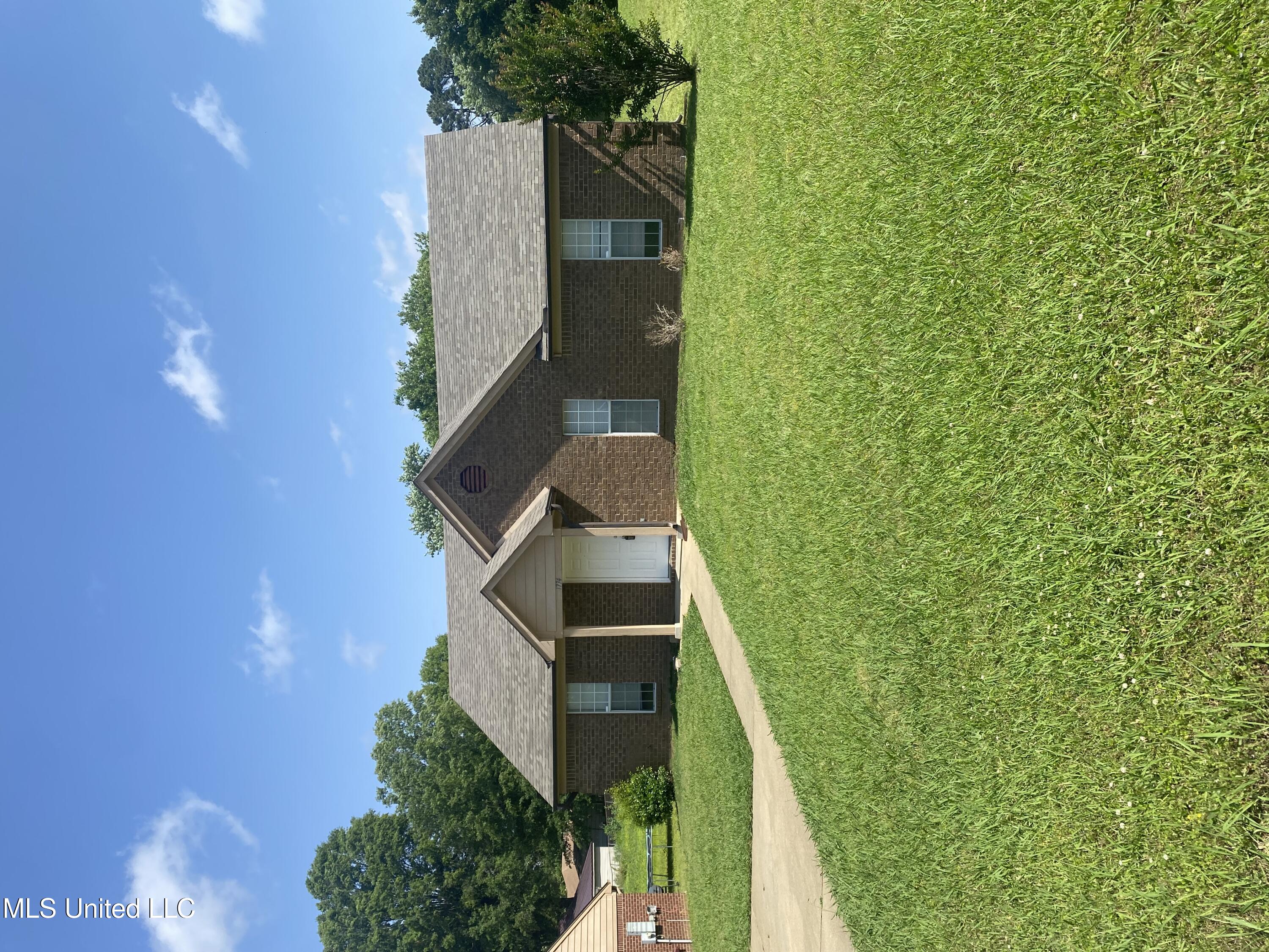 1774 Dorchester Drive Property Photo 1