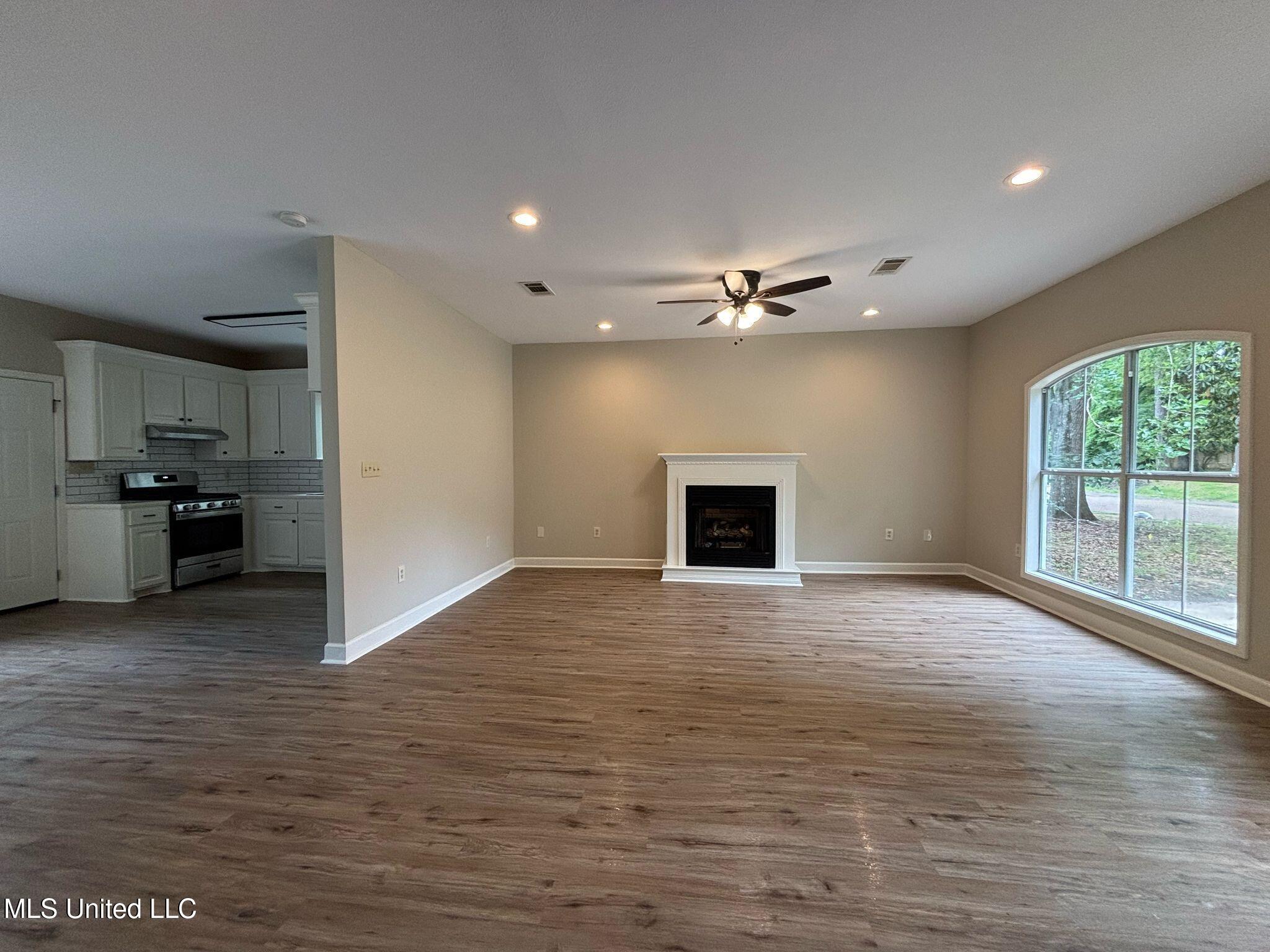 4832 Woodmont Drive Property Photo 3