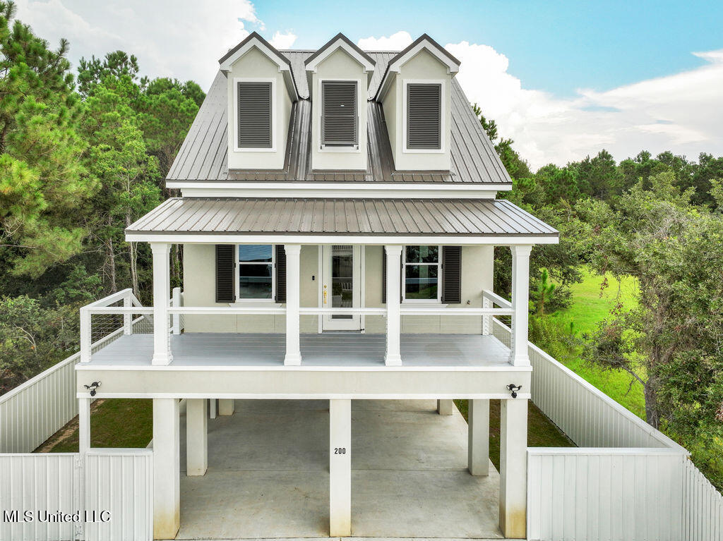 200 Farrar Lane Property Photo 1