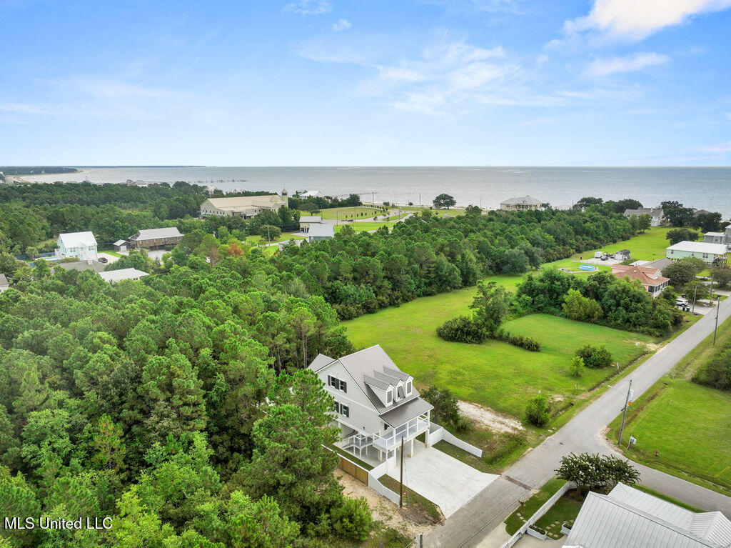 200 Farrar Lane Property Photo 2