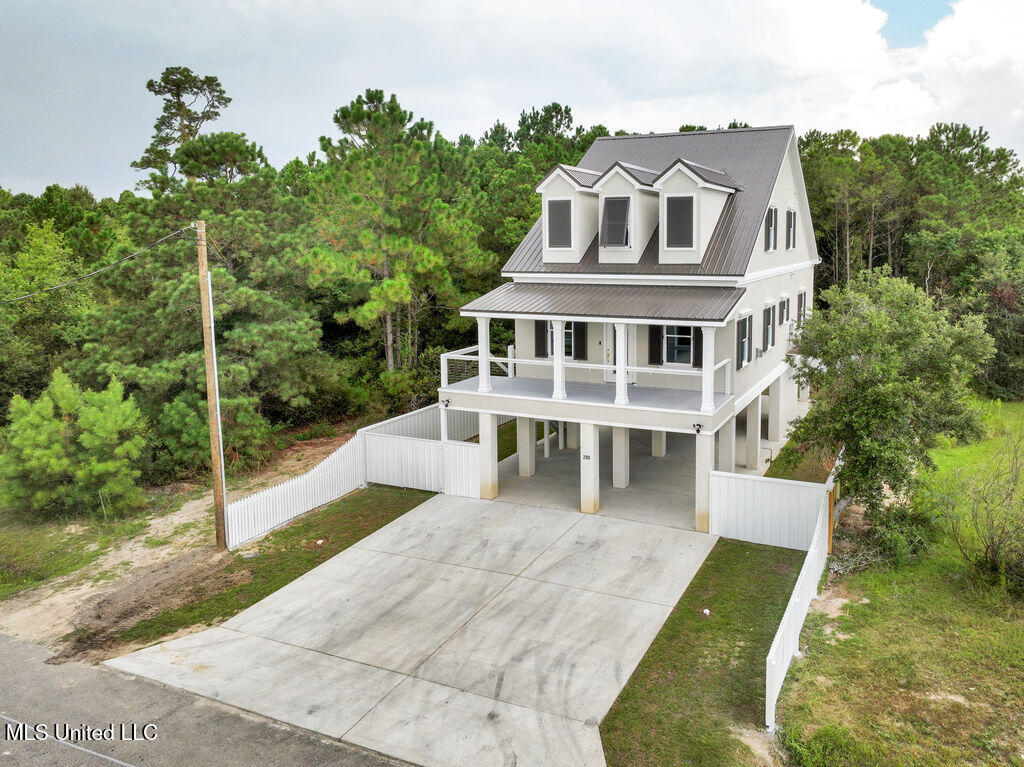 200 Farrar Lane Property Photo 3