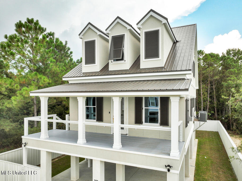 200 Farrar Lane Property Photo 4