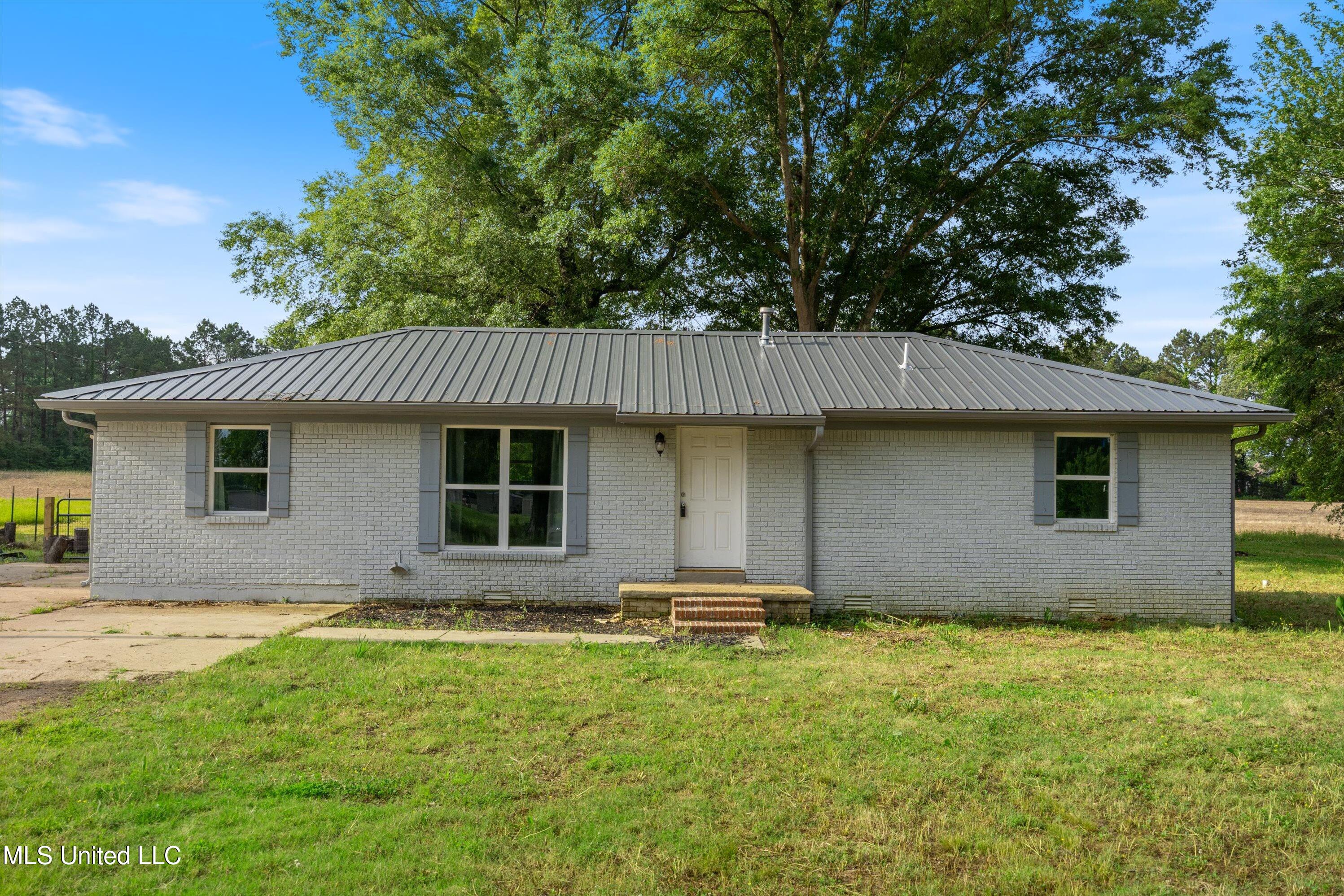 2363 Grass Pond Road Property Photo 1