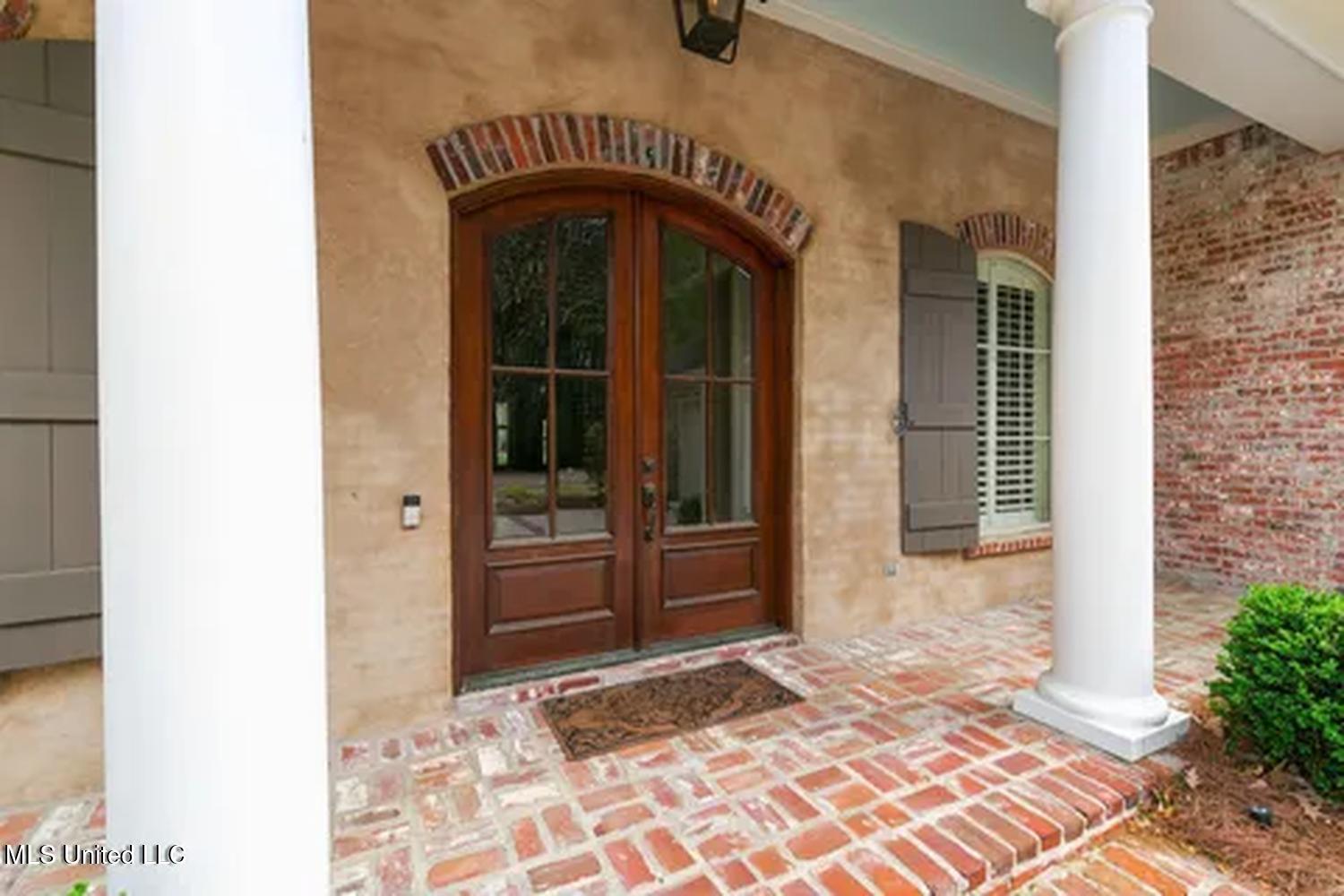 434 Laural Court Property Photo 3