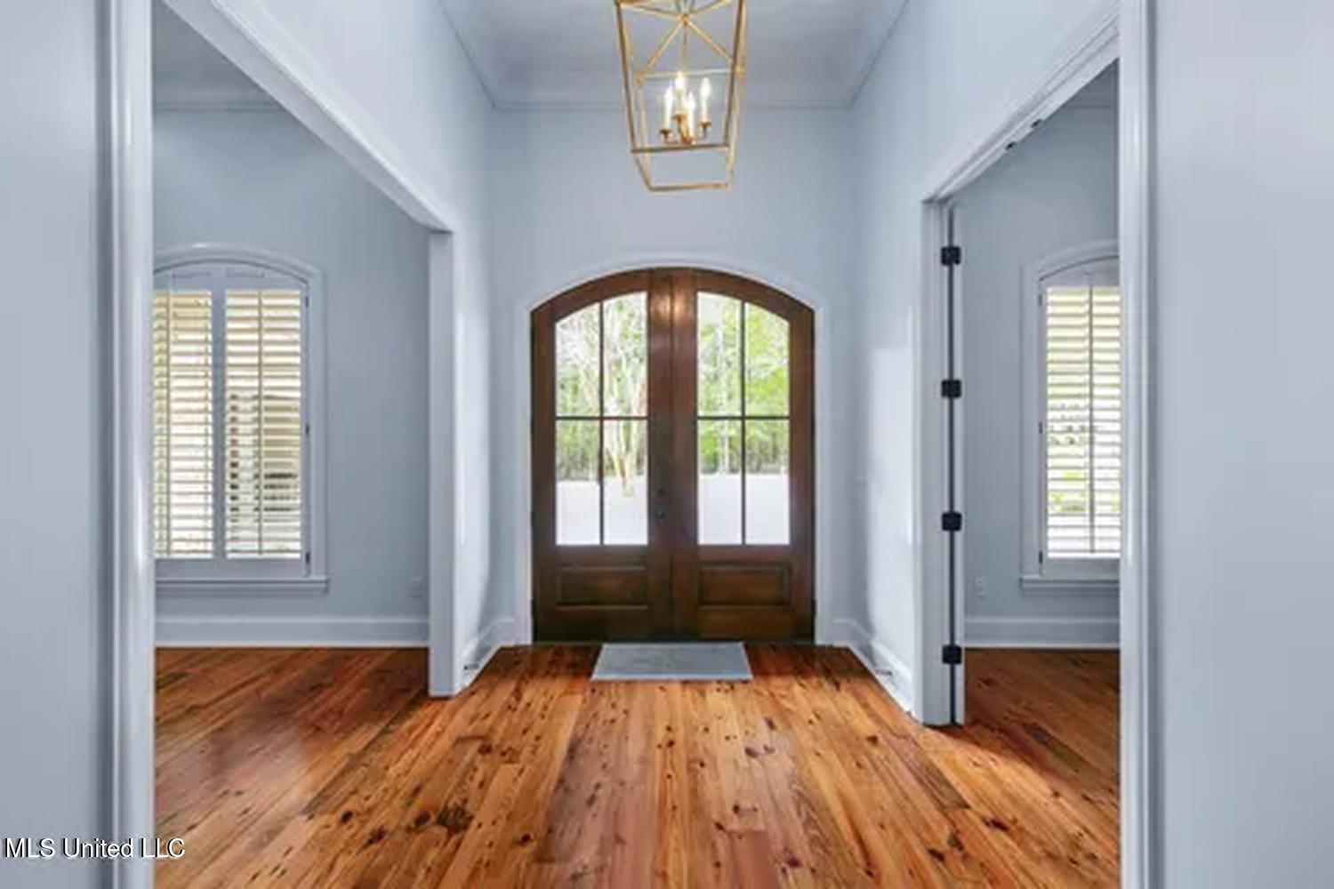 434 Laural Court Property Photo 4