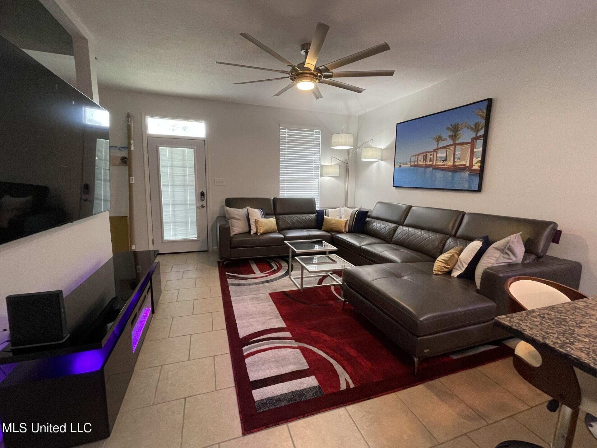 1276 Century Oaks Drive Property Photo 2