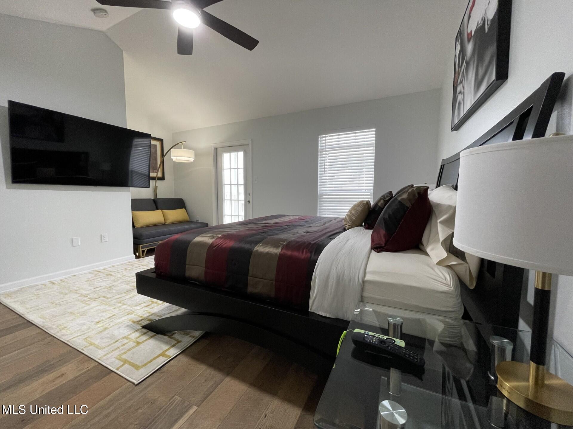 1276 Century Oaks Drive Property Photo 13