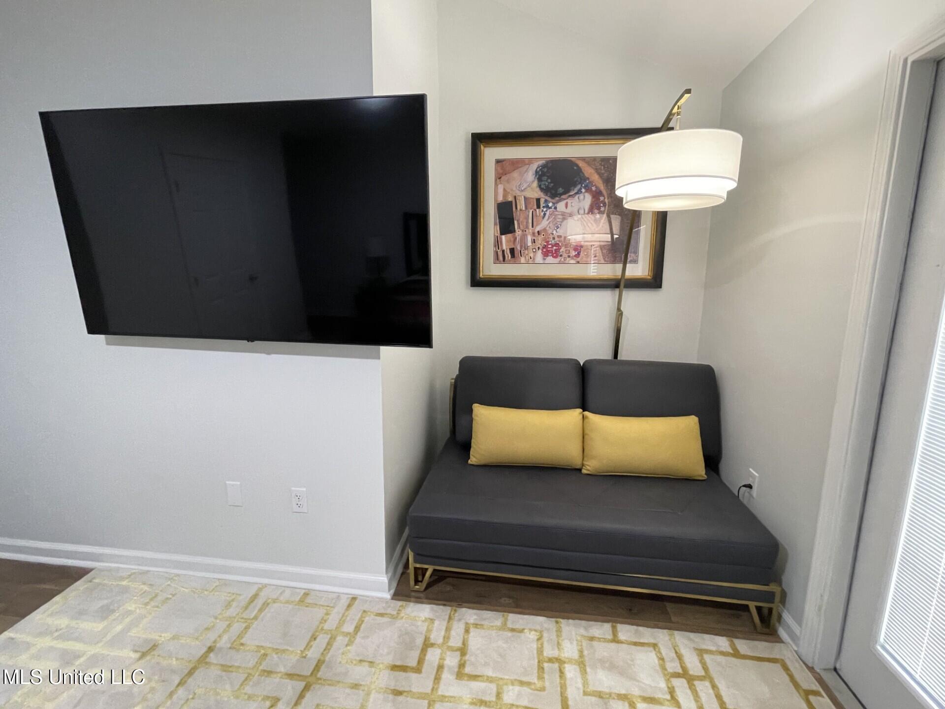 1276 Century Oaks Drive Property Photo 14