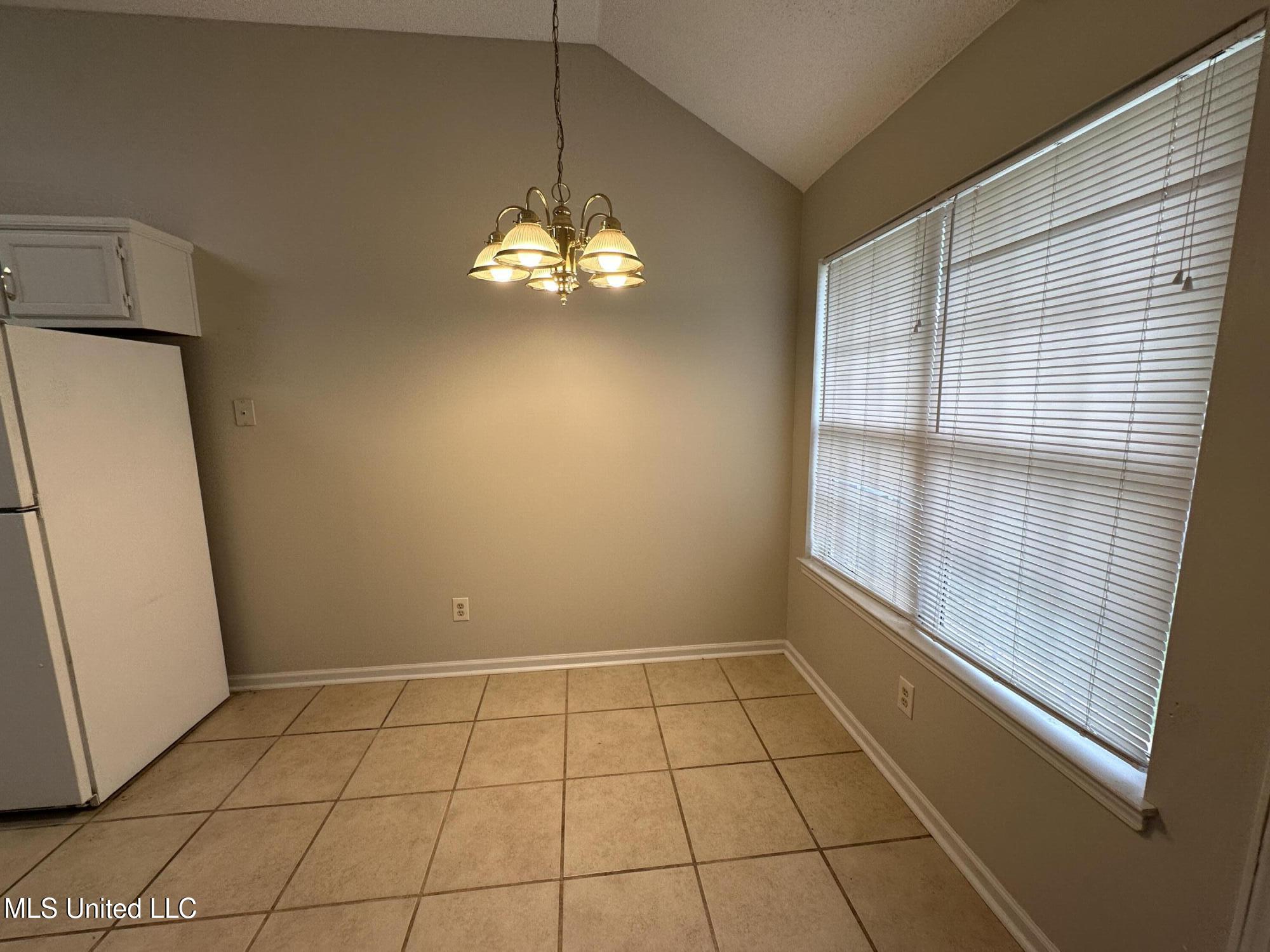 1664 Thomas Street Property Photo 9