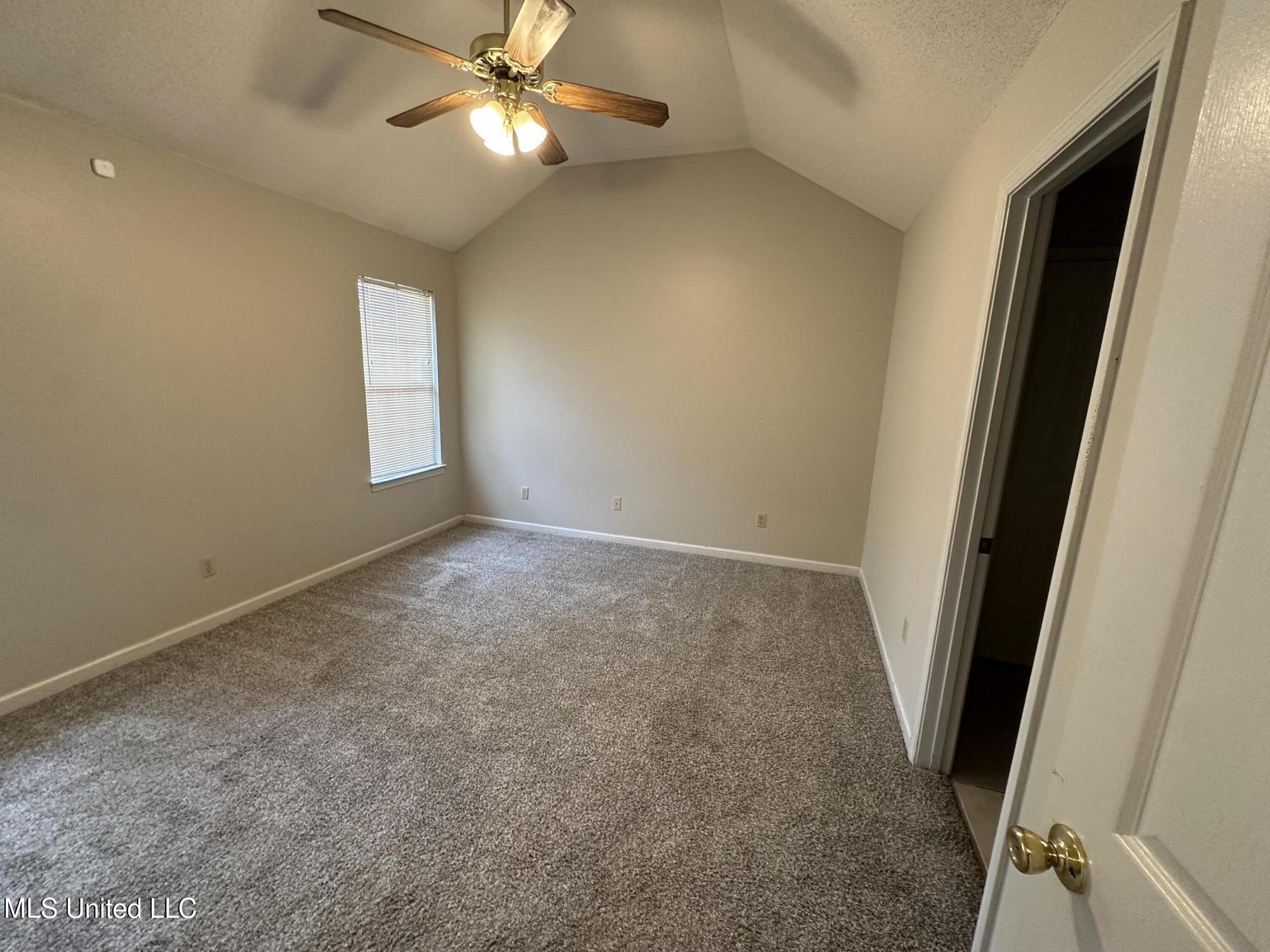 1664 Thomas Street Property Photo 11