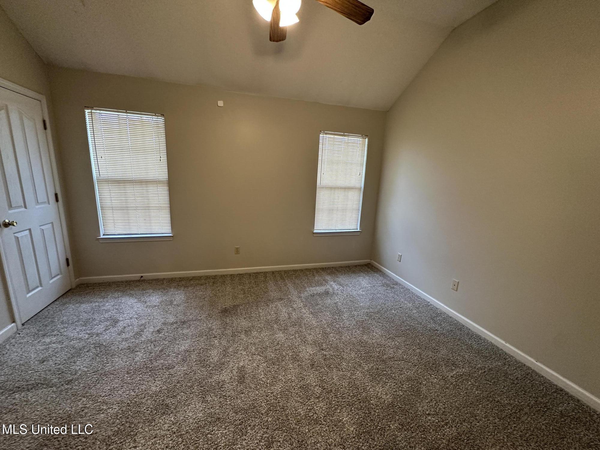 1664 Thomas Street Property Photo 13