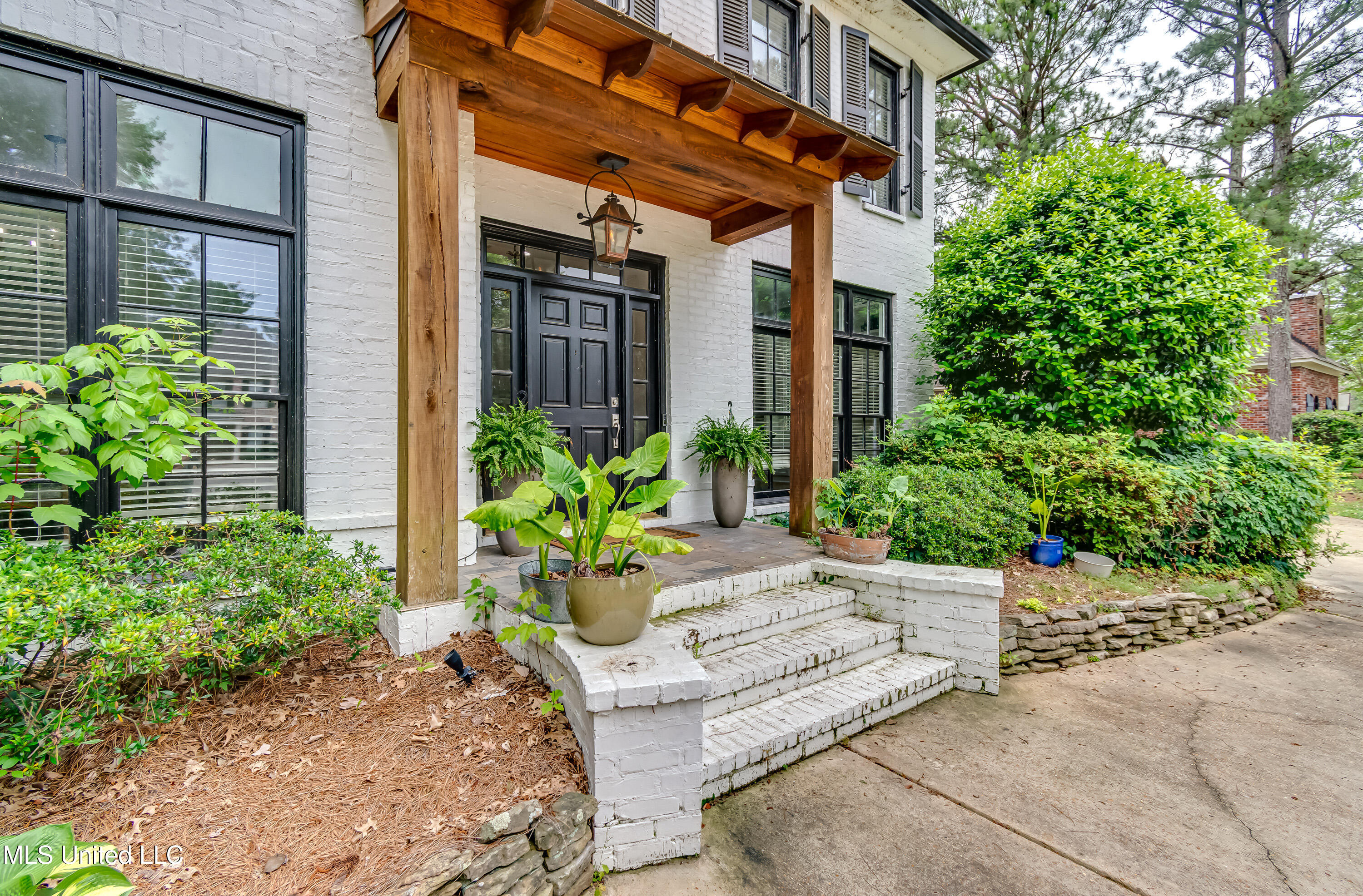 107 Chadwyck Court Property Photo 3