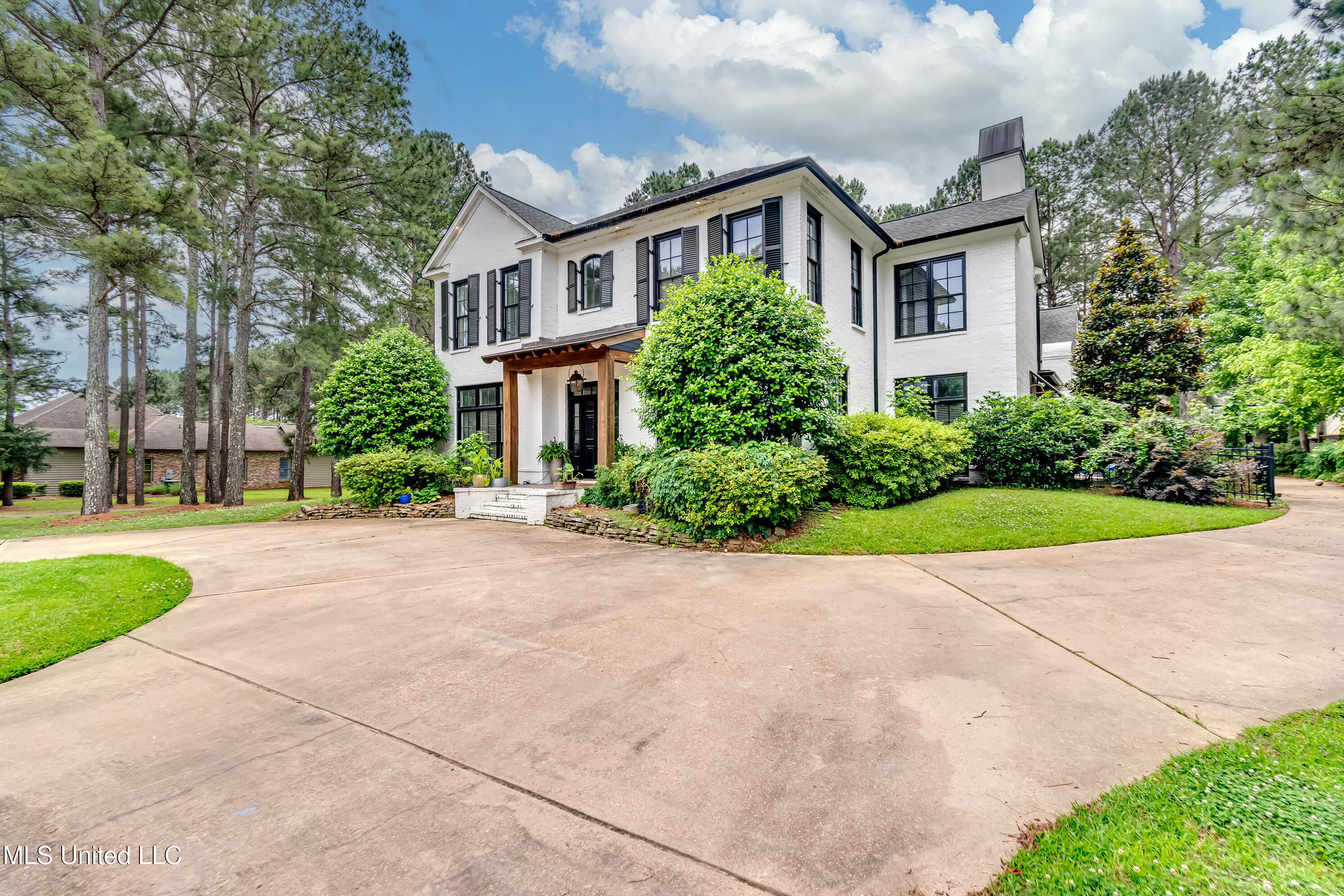107 Chadwyck Court Property Photo 4