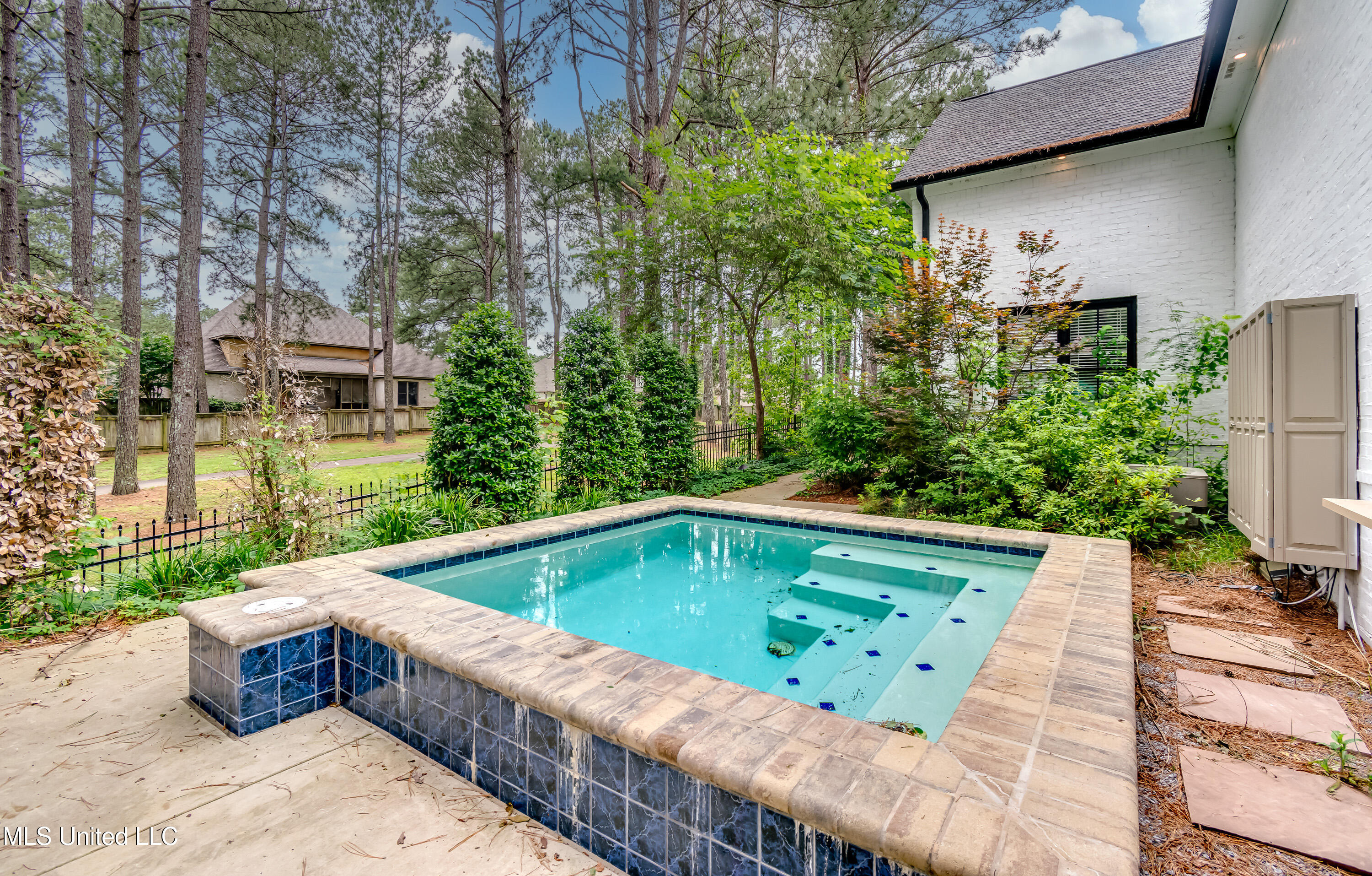 107 Chadwyck Court Property Photo 8
