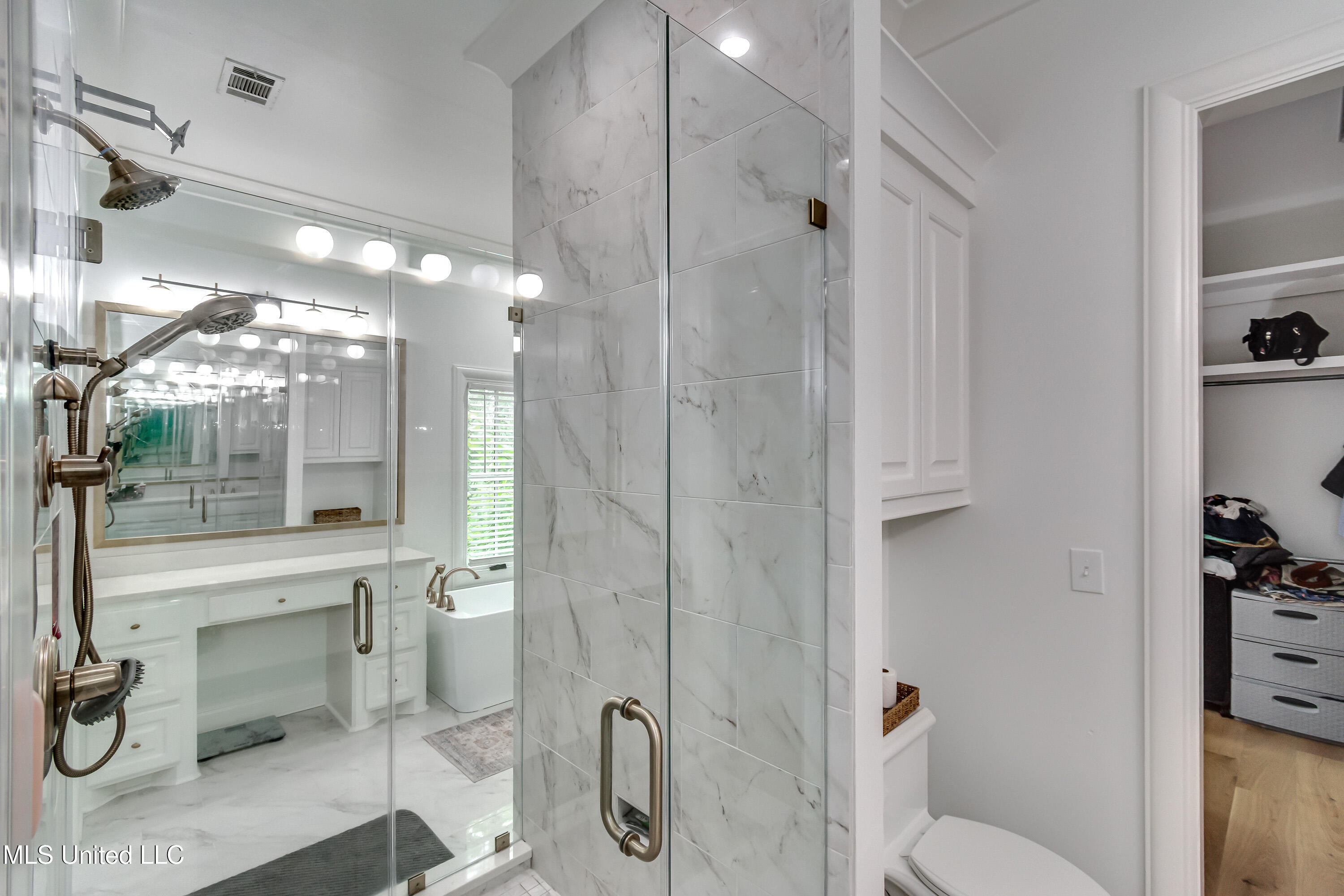 107 Chadwyck Court Property Photo 32